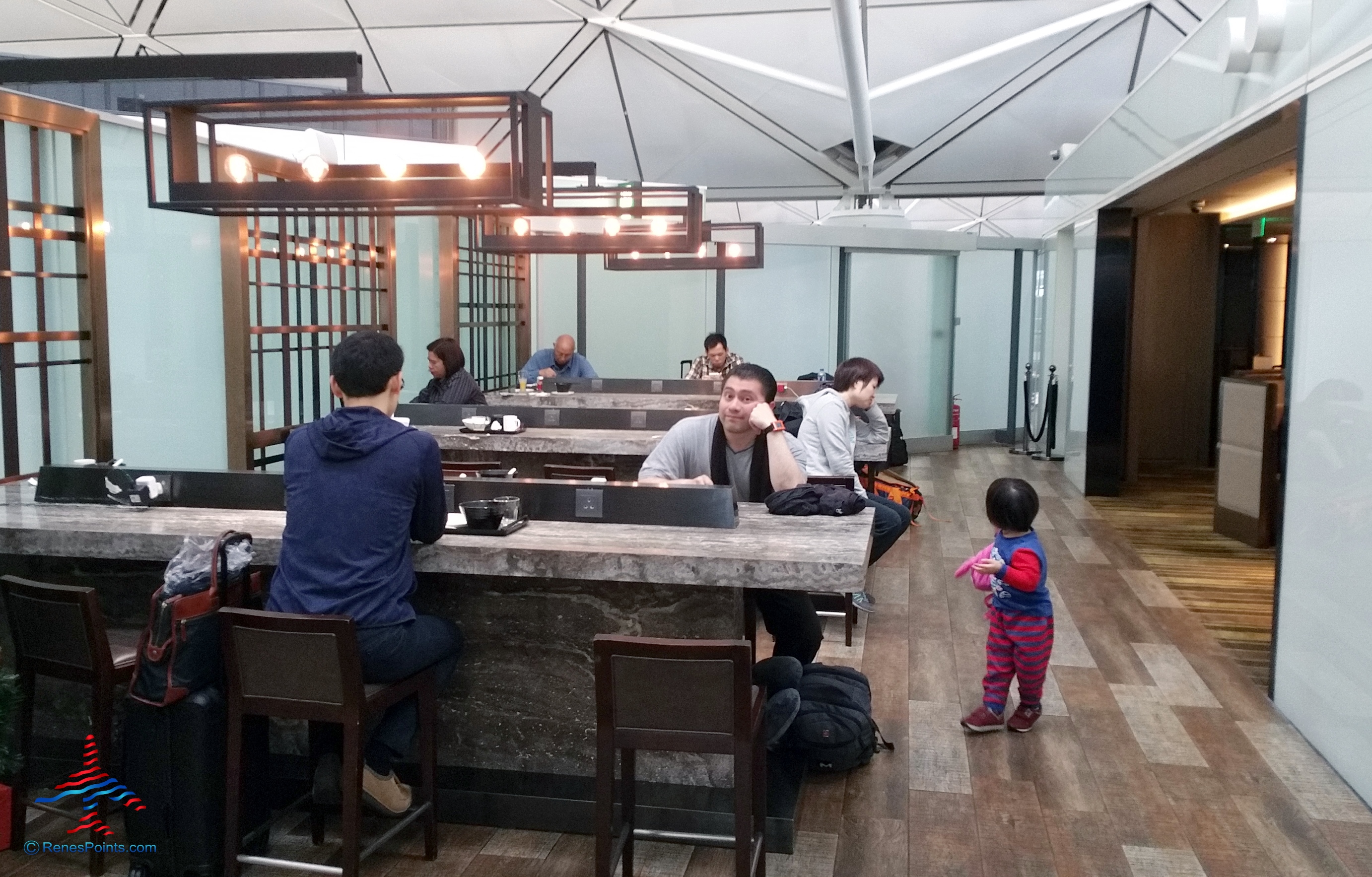 The Plaza Premium Priority Pass Lounge Hong Kong HKG Airport RenesPoints Blog Review