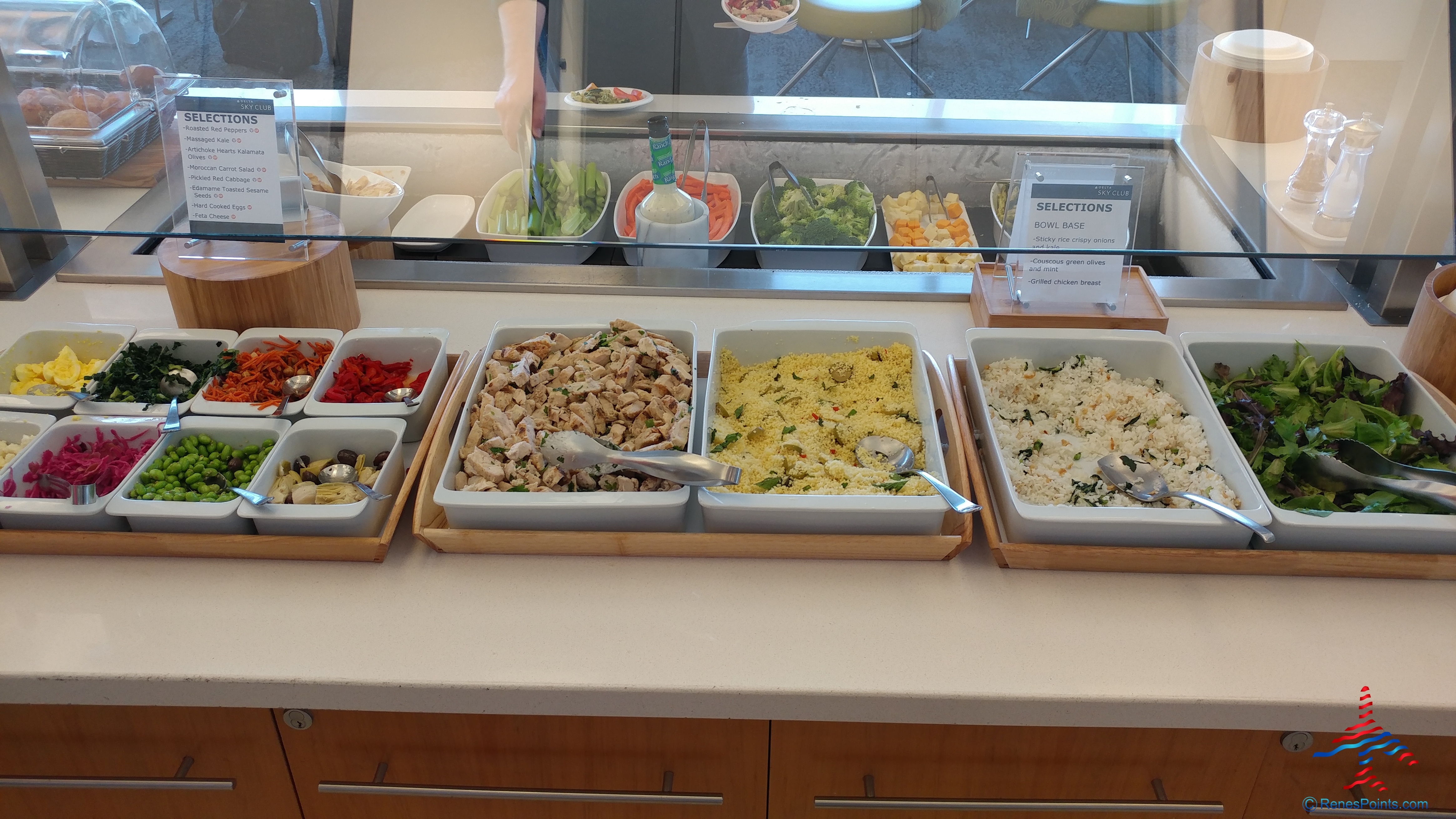 Delta Air Lines Los Angeles LAX Terminal 2 – T2 Sky Club Review