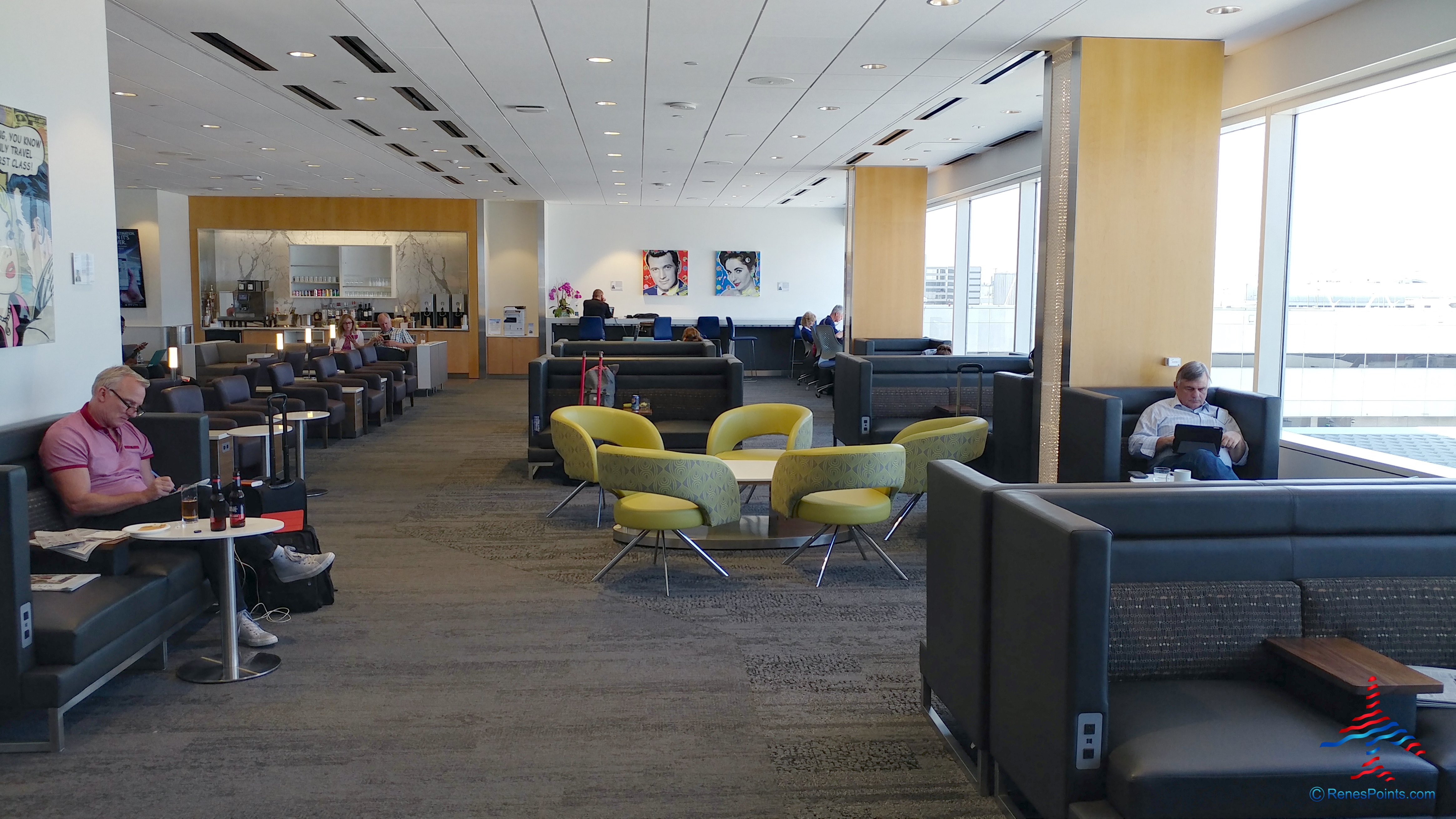 Delta Air Lines Los Angeles LAX Terminal 2 – T2 Sky Club Review