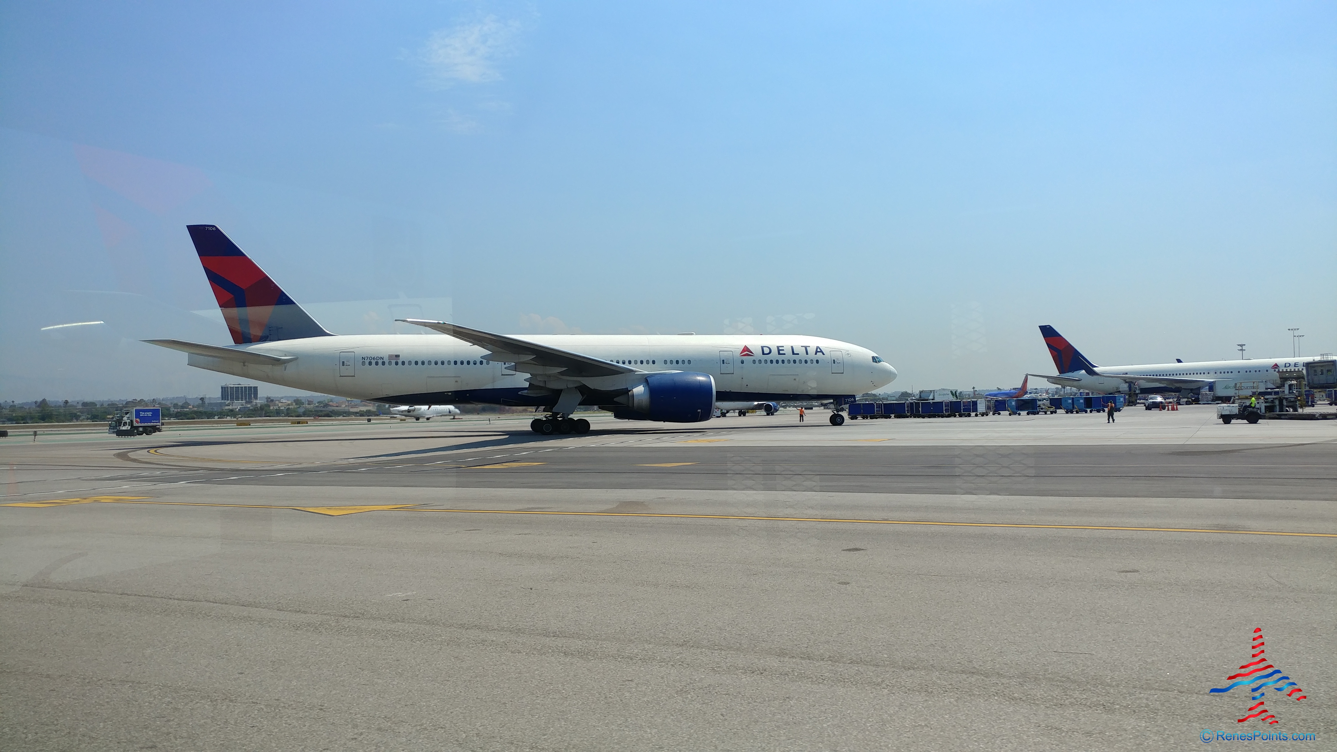 Delta Air Lines T2>T3>TBIT transfers – I could do this all day long – #AVgeek fun in LAX!