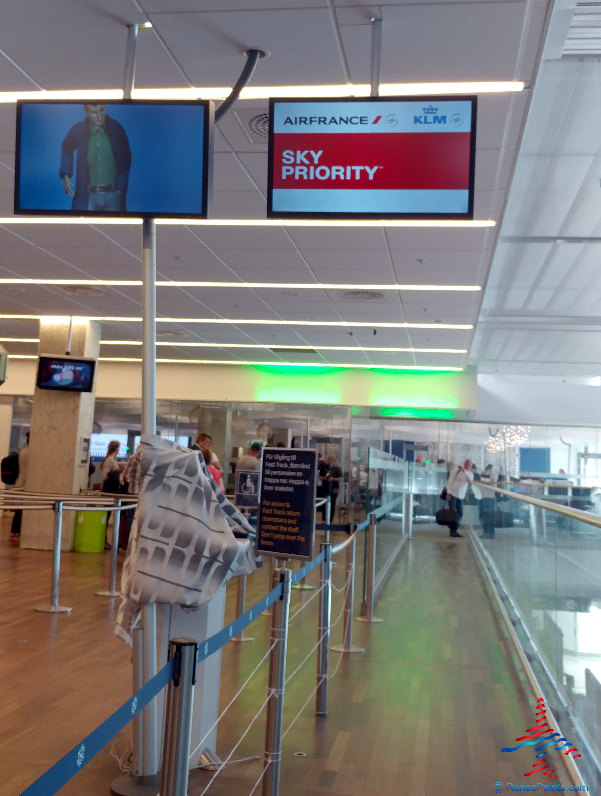 KLM / Skyteam Menzies Business Lounge Gothenburg GOT Landvetter Airport Sweden Review