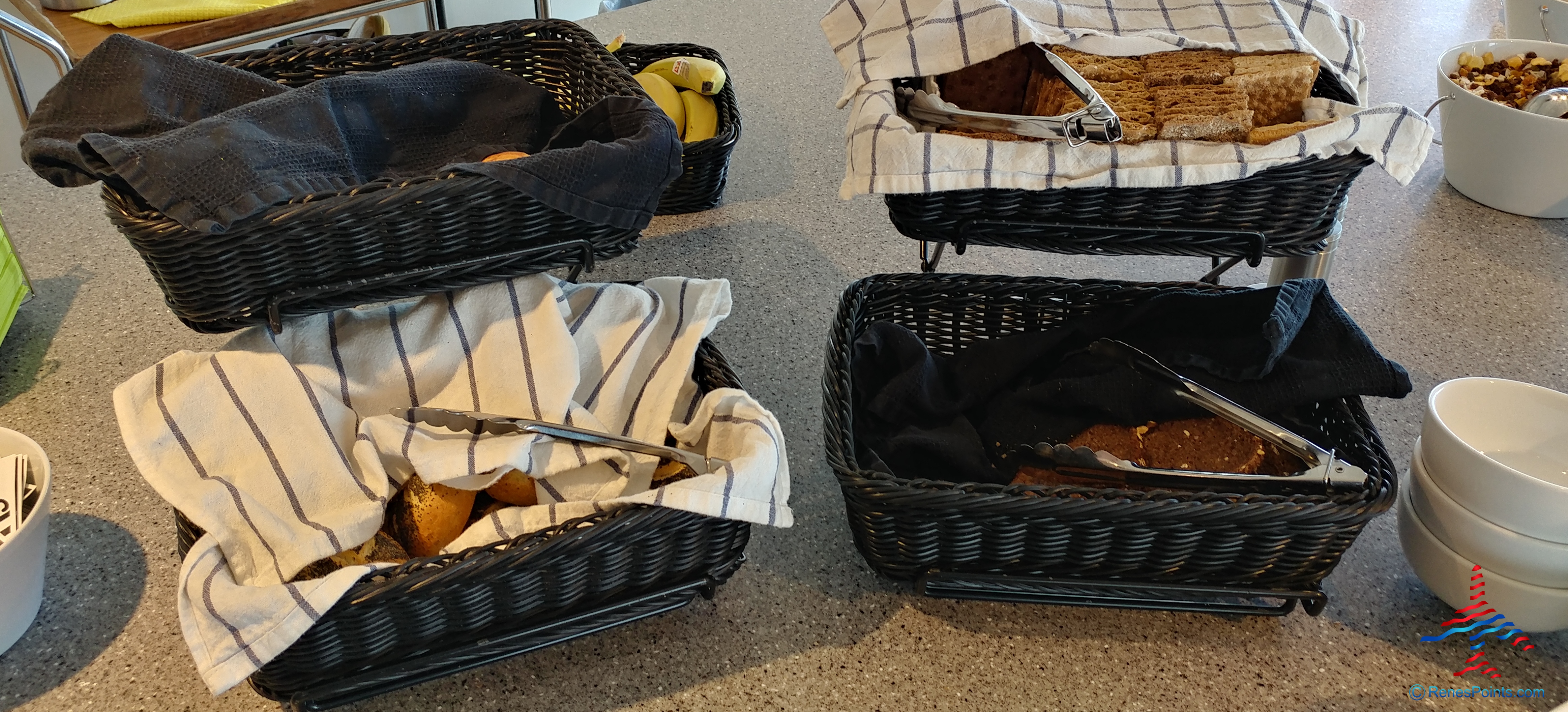 KLM / Skyteam Menzies Business Lounge Gothenburg GOT Landvetter Airport Sweden Review