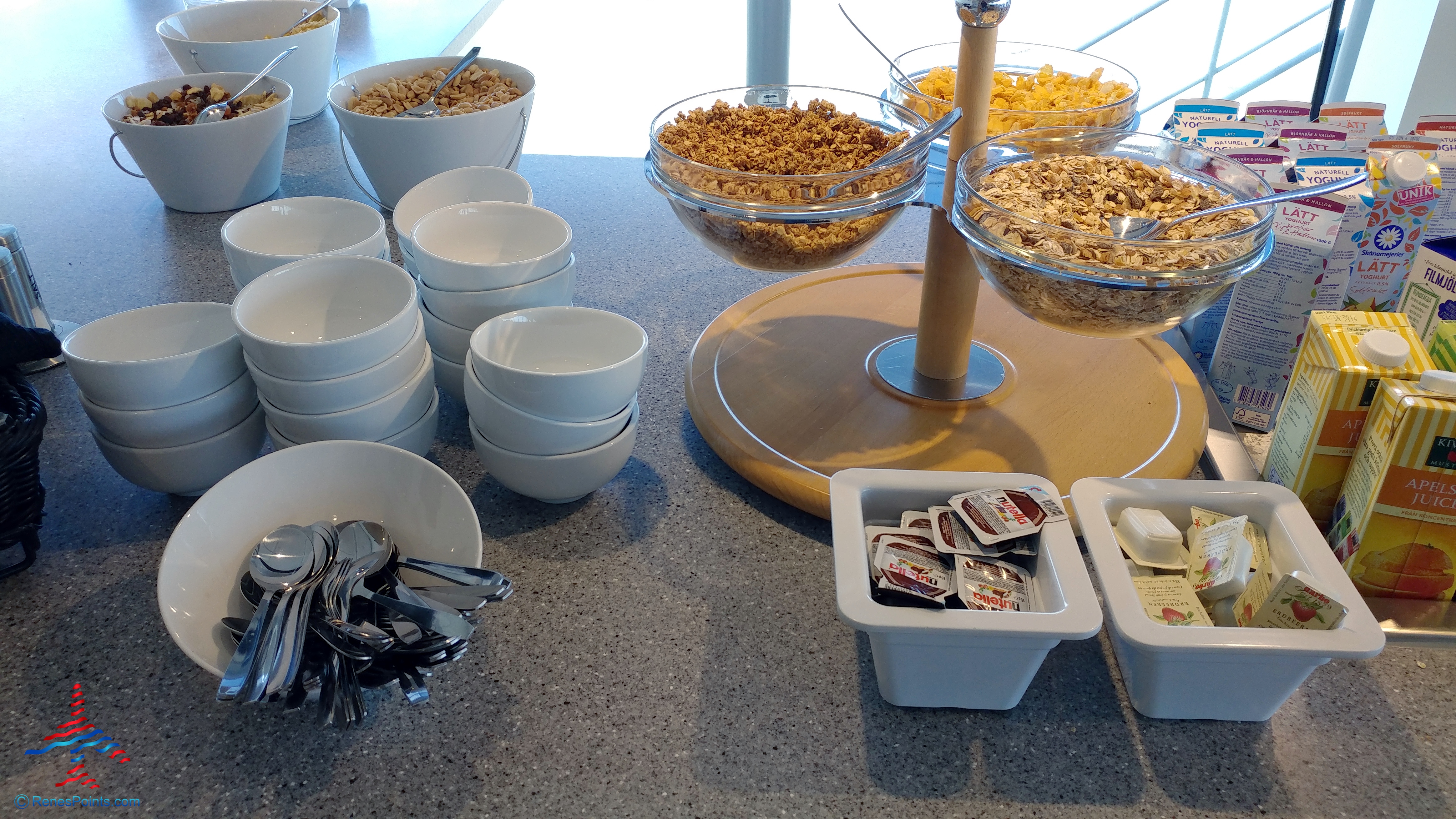 KLM / Skyteam Menzies Business Lounge Gothenburg GOT Landvetter Airport Sweden Review