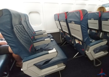 Delta MD88 Comfort Plus and Coach seats