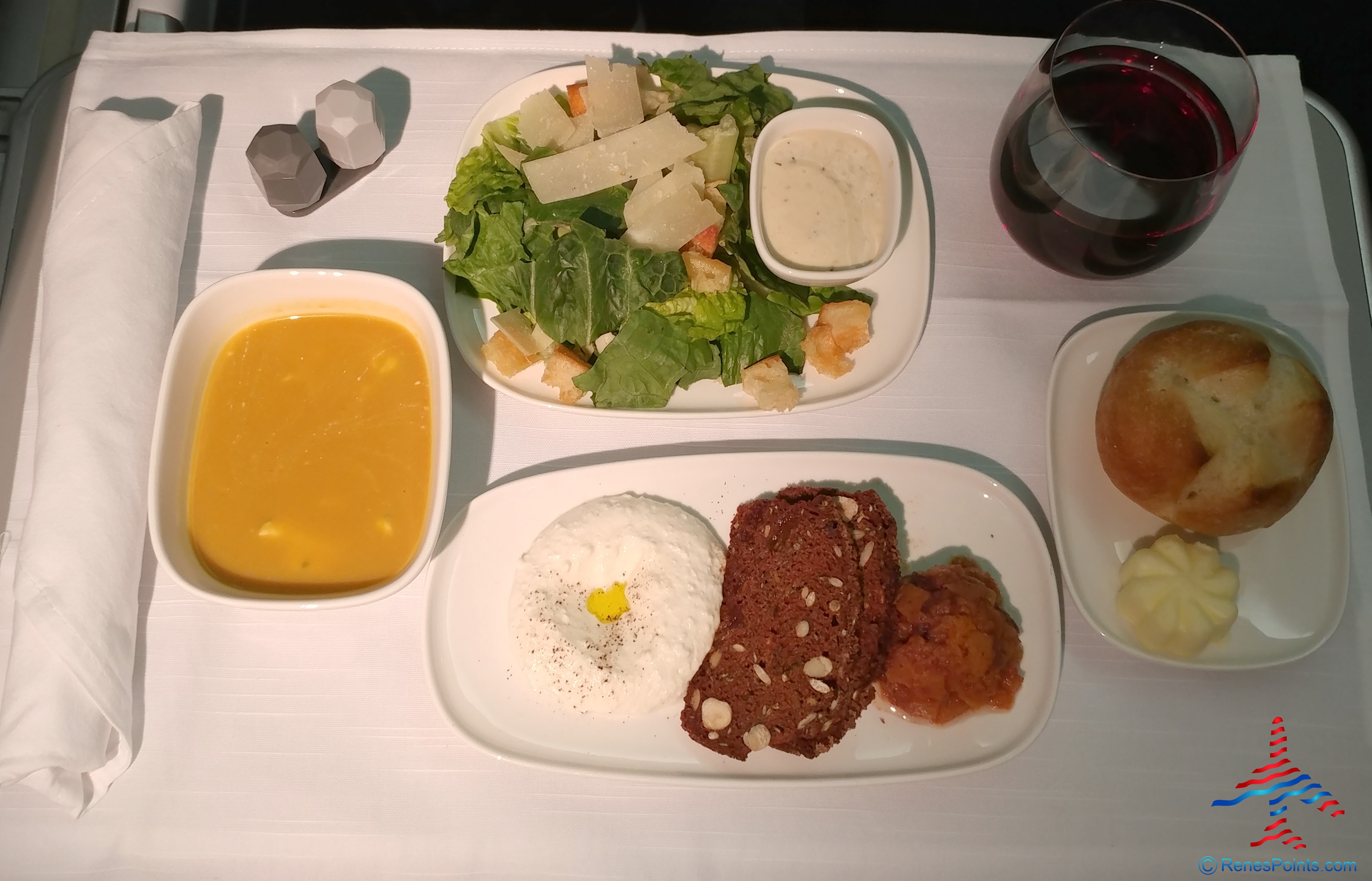 Delta One 777 review – It’s time for an upgrade Delta!