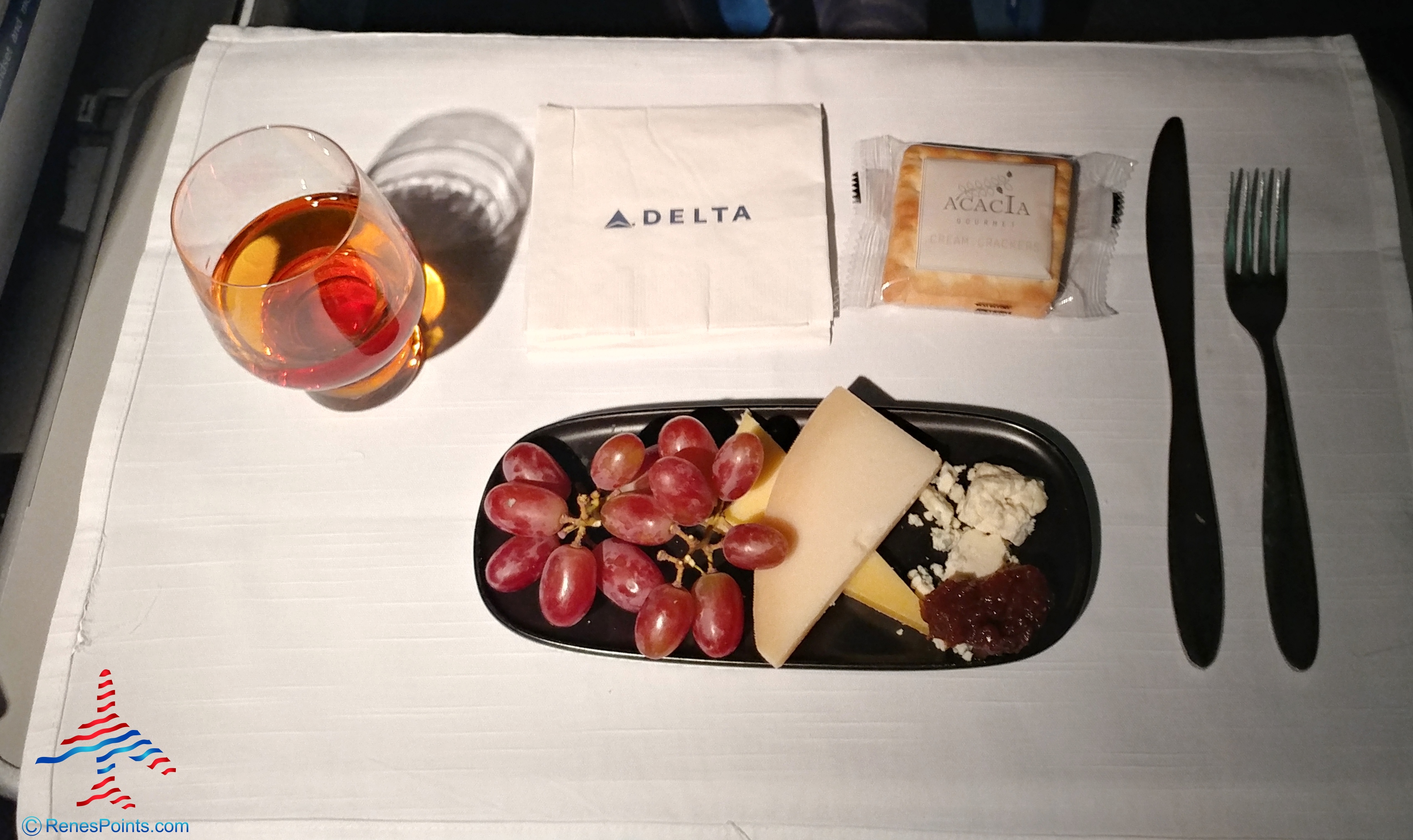 Delta One 777 review – It’s time for an upgrade Delta!