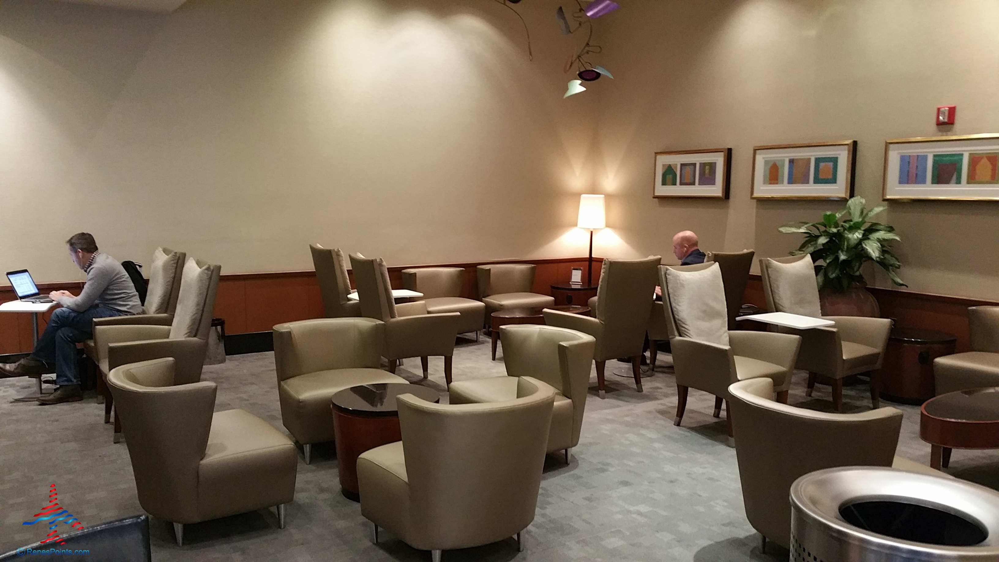 Delta Sky Club Detroit & Minneapolis reviews – Detroit DTW B/C Delta Sky Club – Regional Jets Concourse