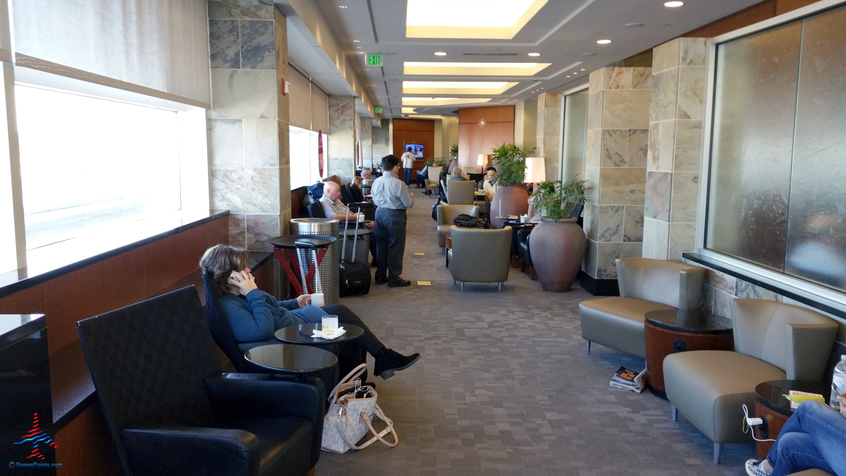 Delta Sky Club Detroit & Minneapolis reviews – Detroit DTW B/C Delta Sky Club – Regional Jets Concourse