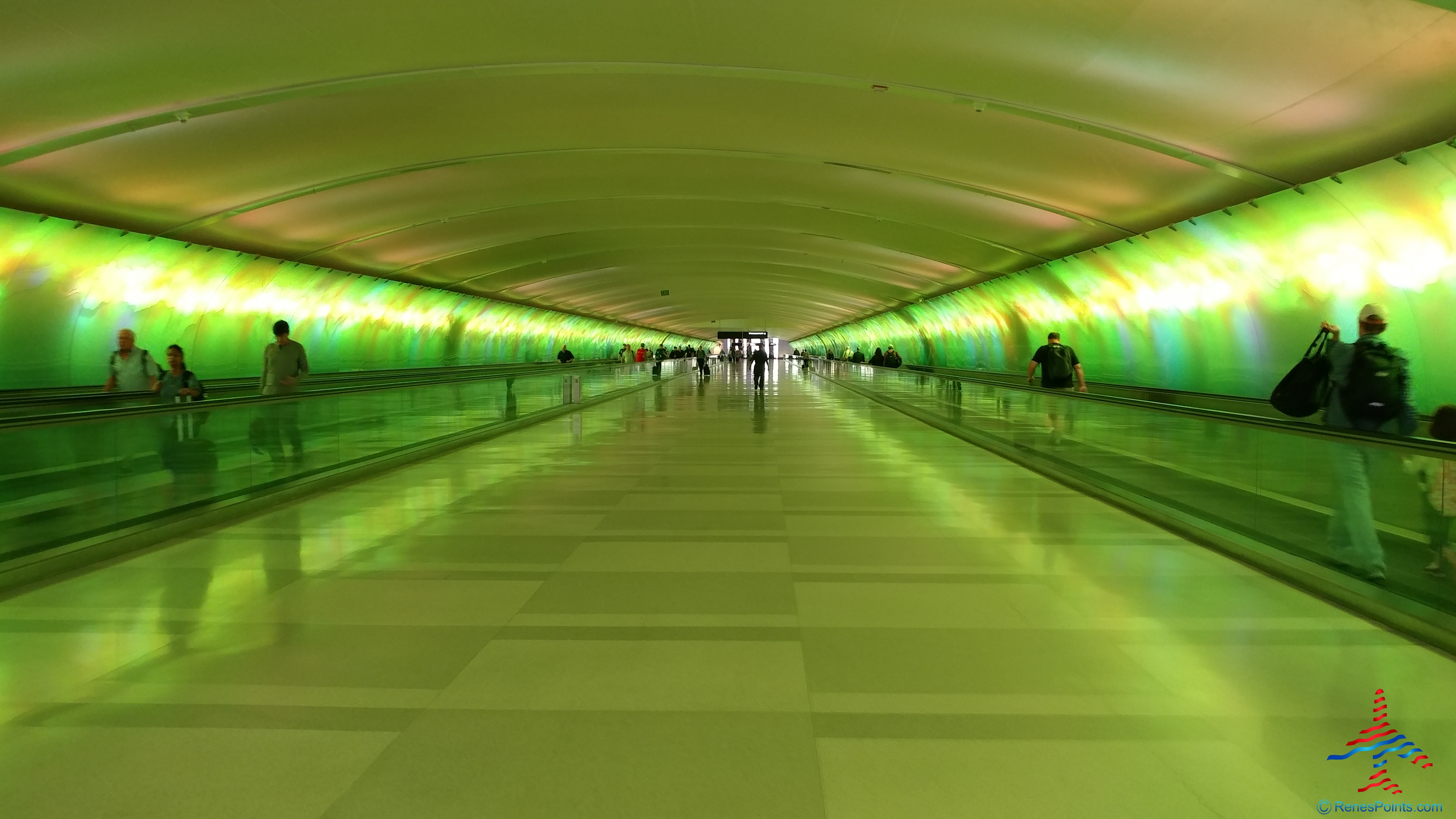 Rookie Sunday: How to turn OFF the Detroit DTW B/C – A connector light & sound show!