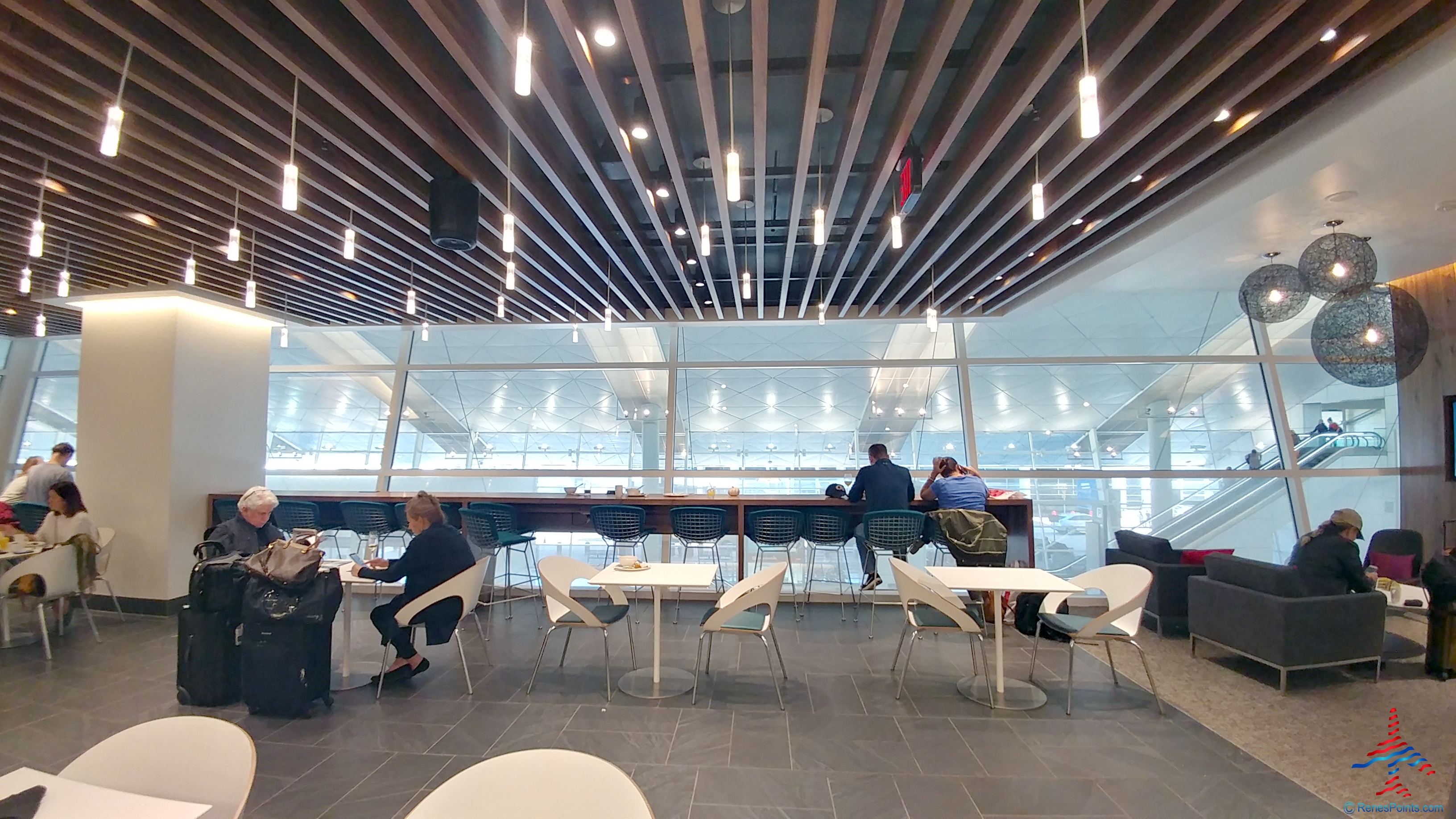 The NEW Dallas DFW American Express Centurion Lounge 2018 Review
