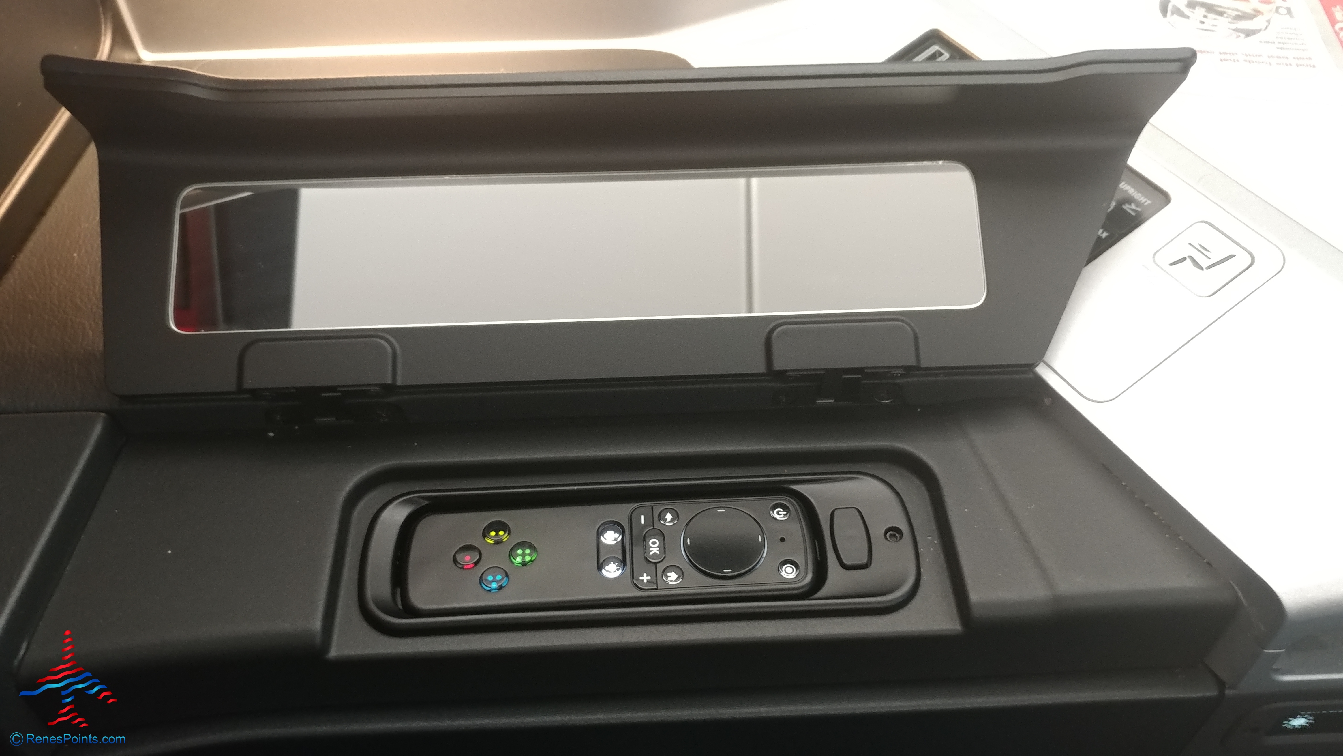 Review: A350 Delta One Suites 5B Delta Air Lines Detroit to Amsterdam DTW-AMS (spoiler alert – I am not that impressed)
