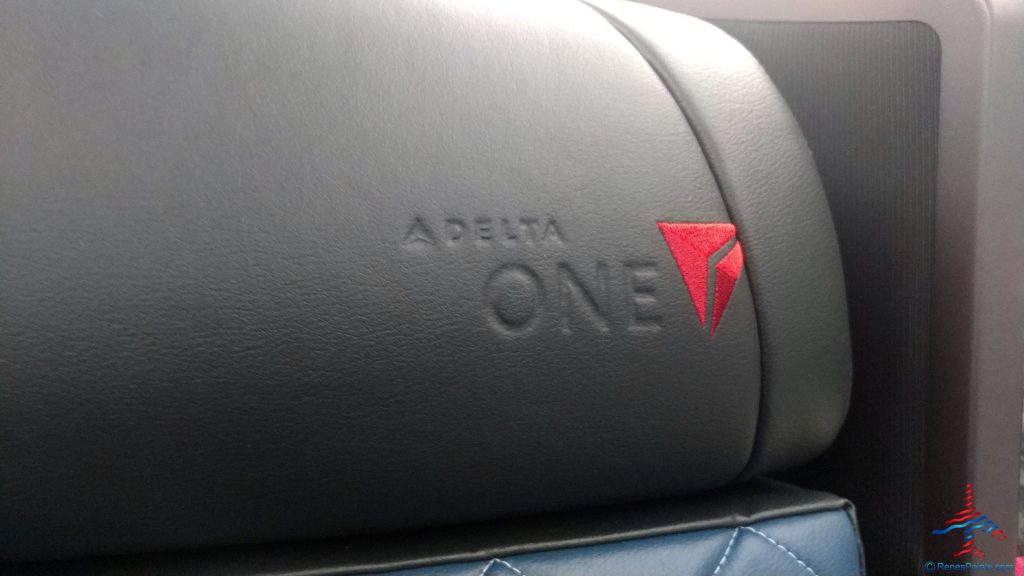 A Delta One Suite seat is feature in a review post of a Delta Air Lines flight from Detroit (DTW) to Amsterdam (AMS).