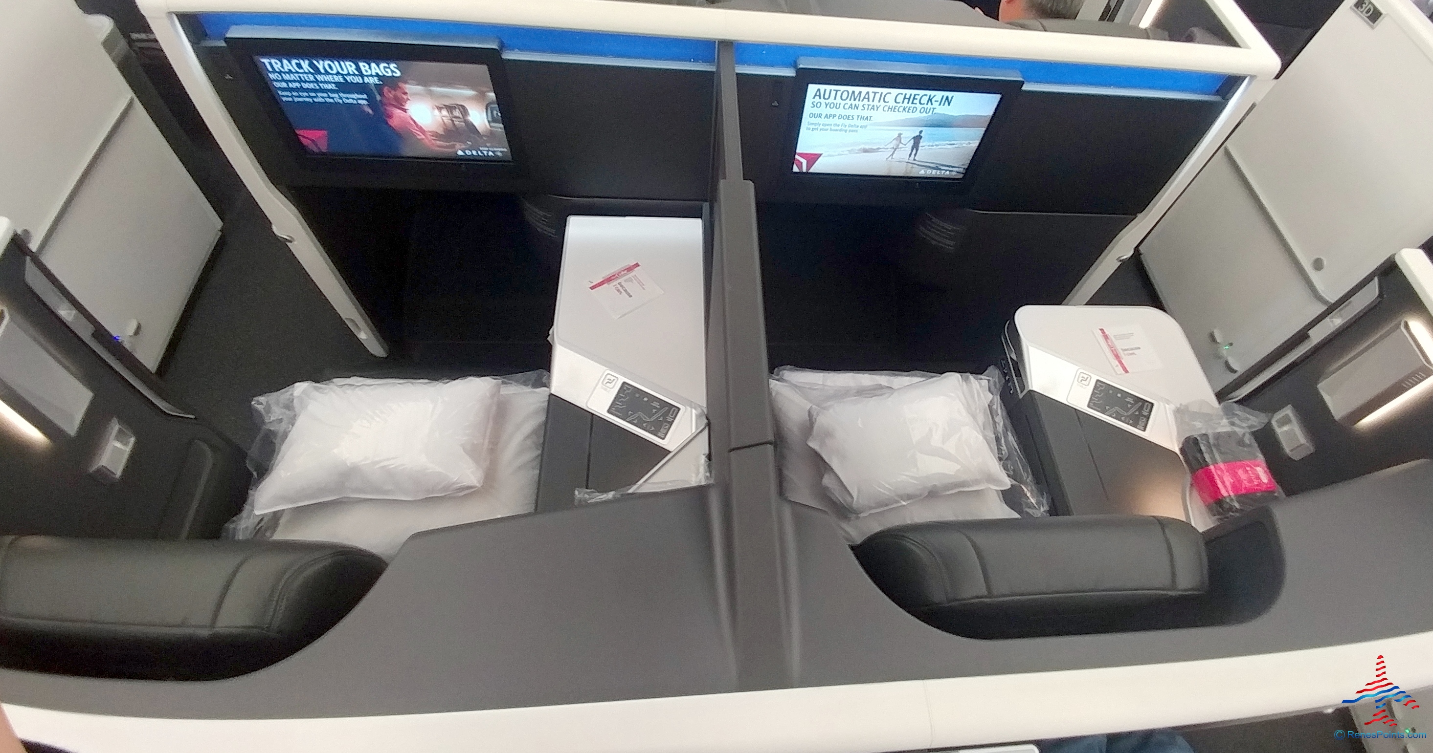 Review: A350 Delta One Suites 5B Delta Air Lines Detroit to Amsterdam DTW-AMS (spoiler alert – I am not that impressed)