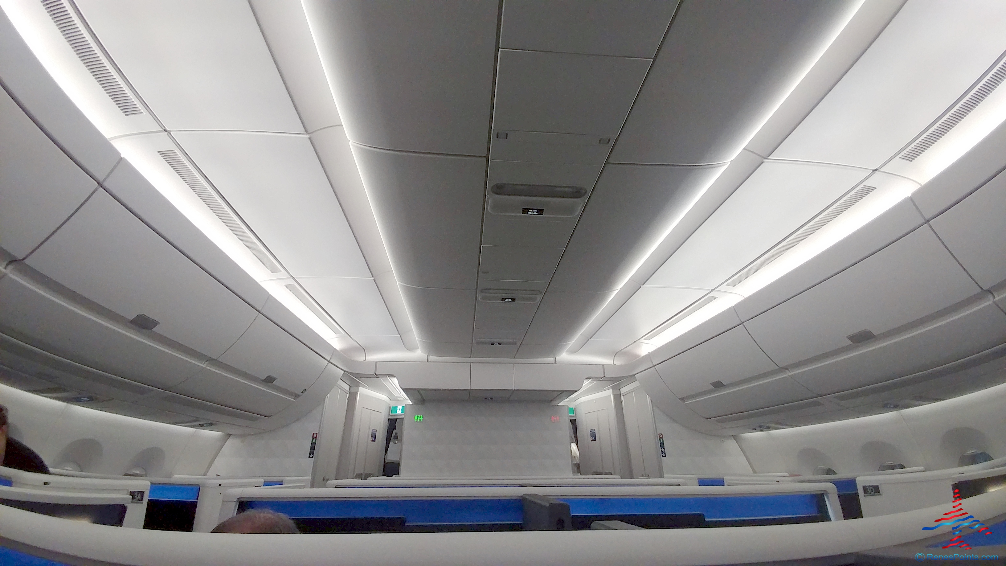 Review: A350 Delta One Suites 5B Delta Air Lines Detroit to Amsterdam DTW-AMS (spoiler alert – I am not that impressed)