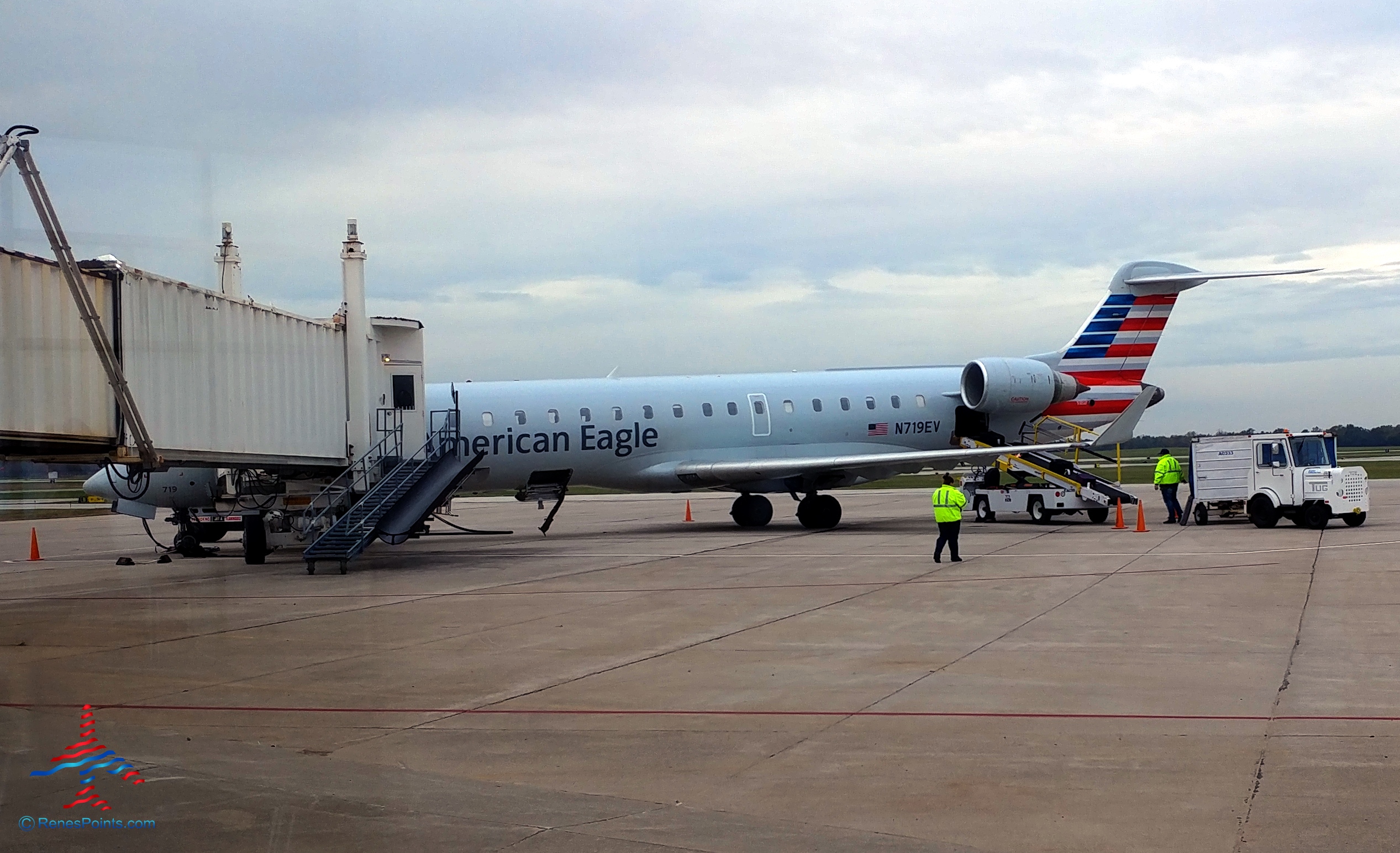 Seriously American Airlines flyers – How do you all stand the constant delAAys!