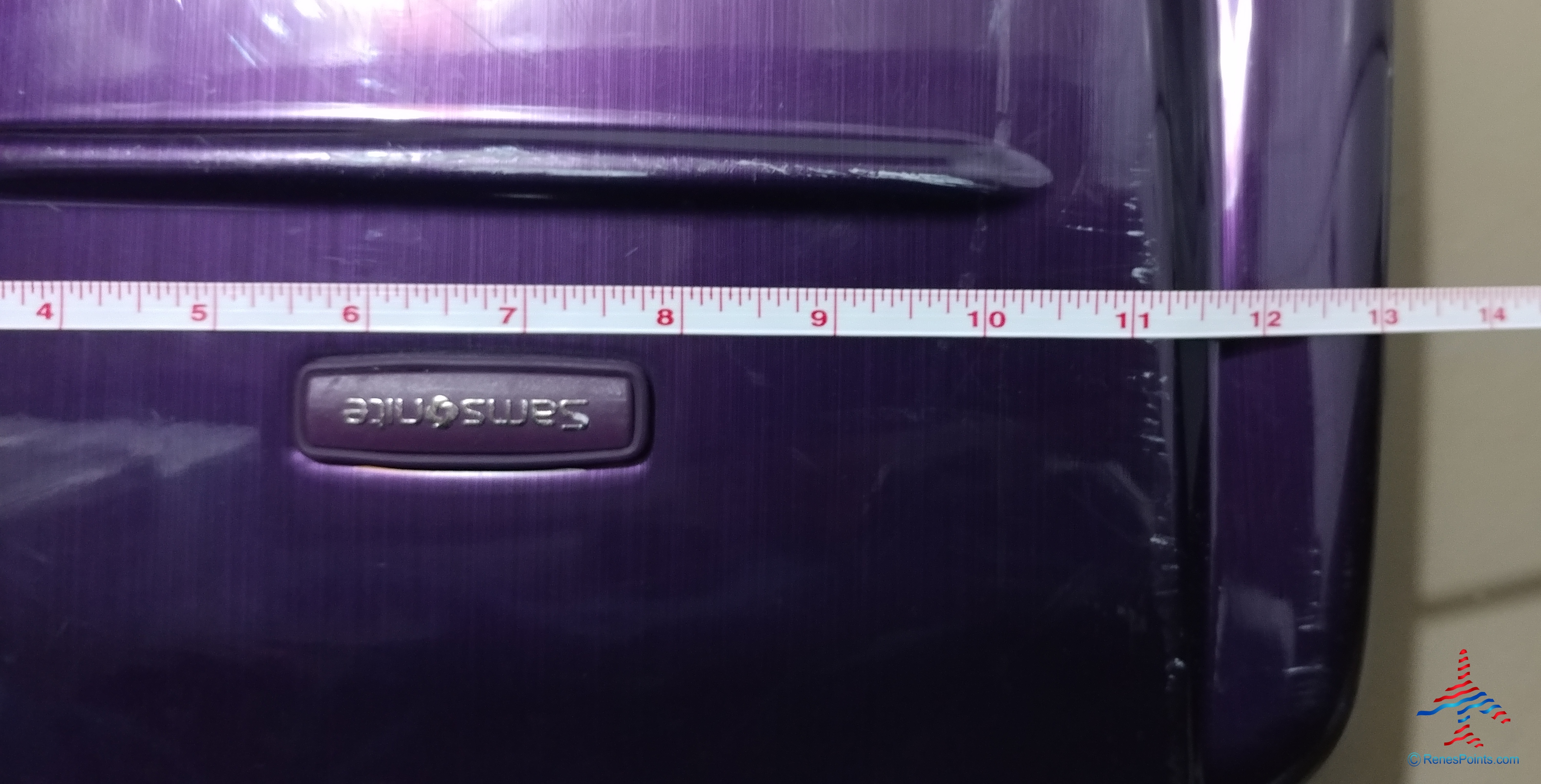 Rookie Wednesday: What is the Maximum Size Carry-On Bag for a Delta CRJ700 / CRJ900? What Fits — and What Doesn’t — in an Overhead Bin?