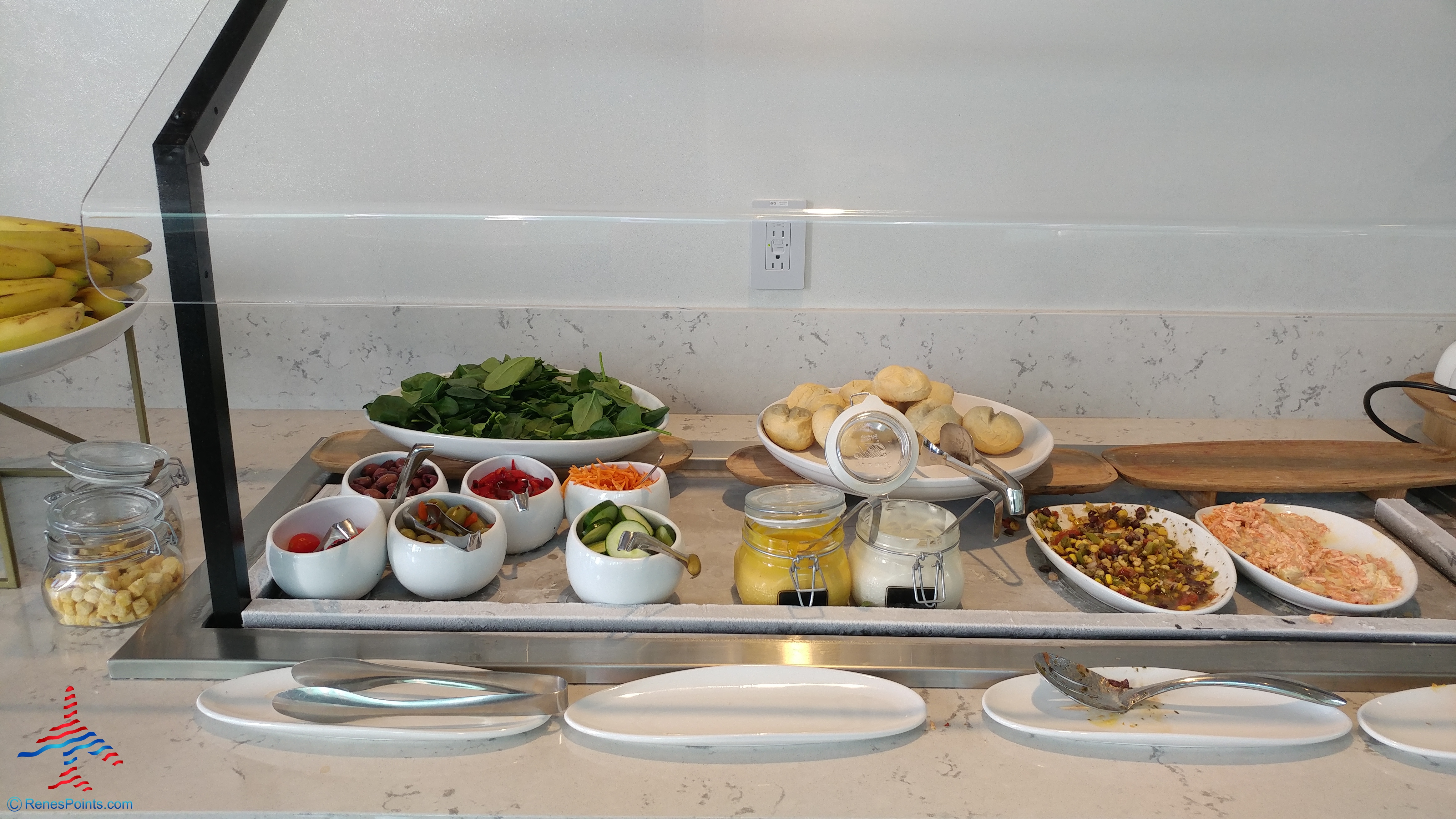 The Club at Dallas DFW Priority Pass Lounge – A good choice when Centurion turns you away?