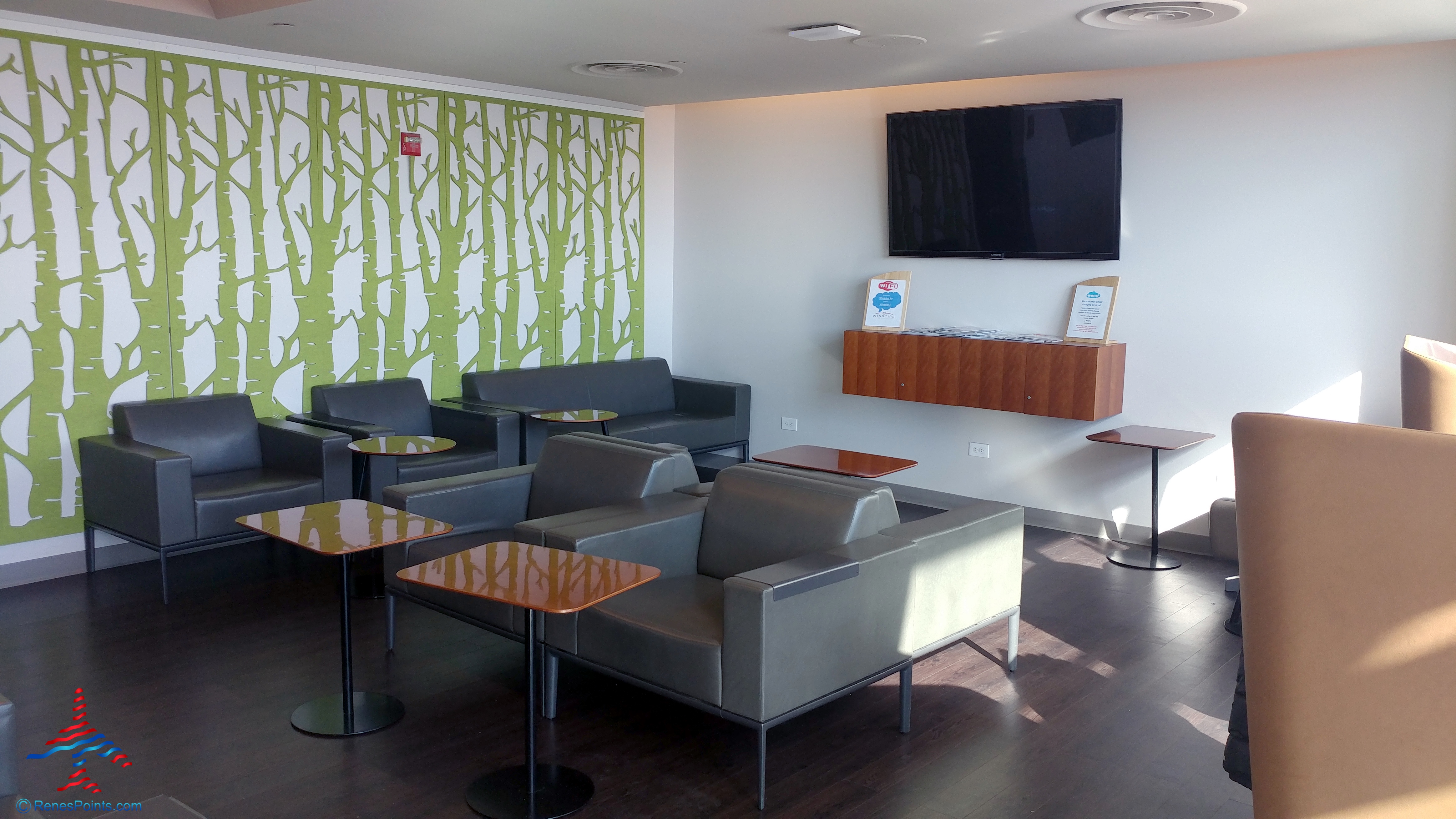 Wingtips New York JFK T4 Airport Priority Pass Lounge Review (Post Security)