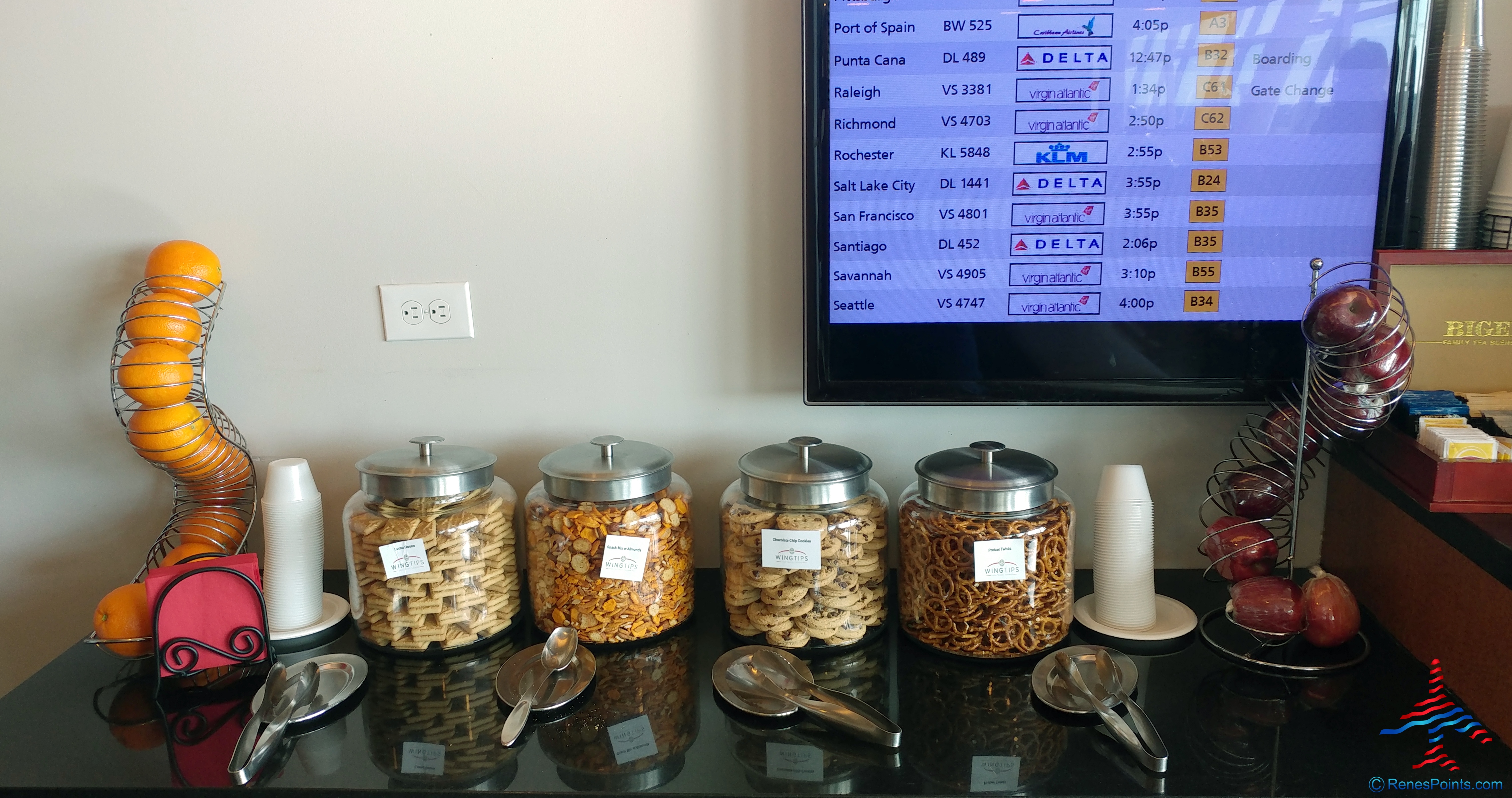 Wingtips New York JFK T4 Airport Priority Pass Lounge Review (Post Security)