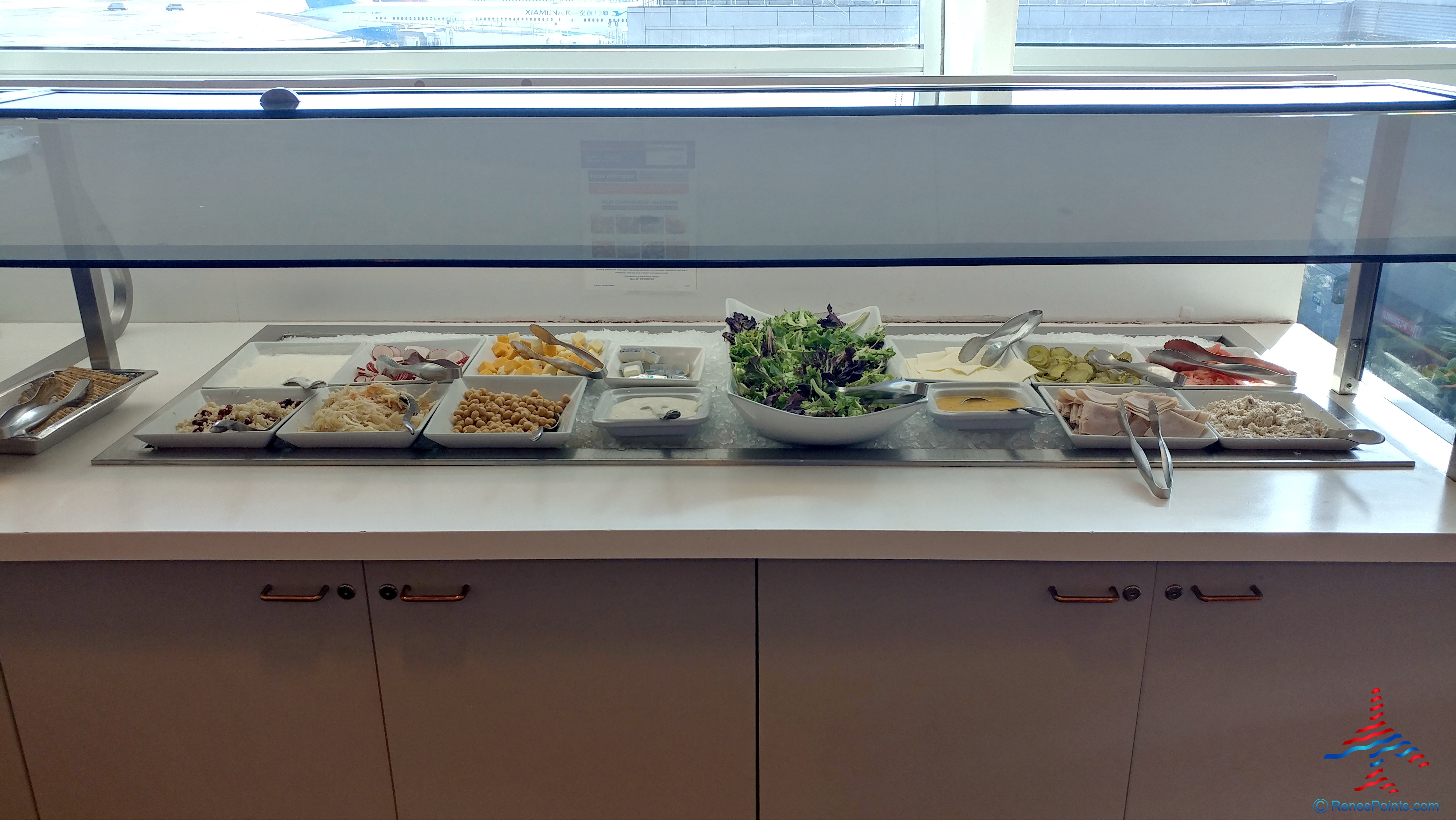 Wingtips New York JFK T4 Airport Priority Pass Lounge Review (Post Security)