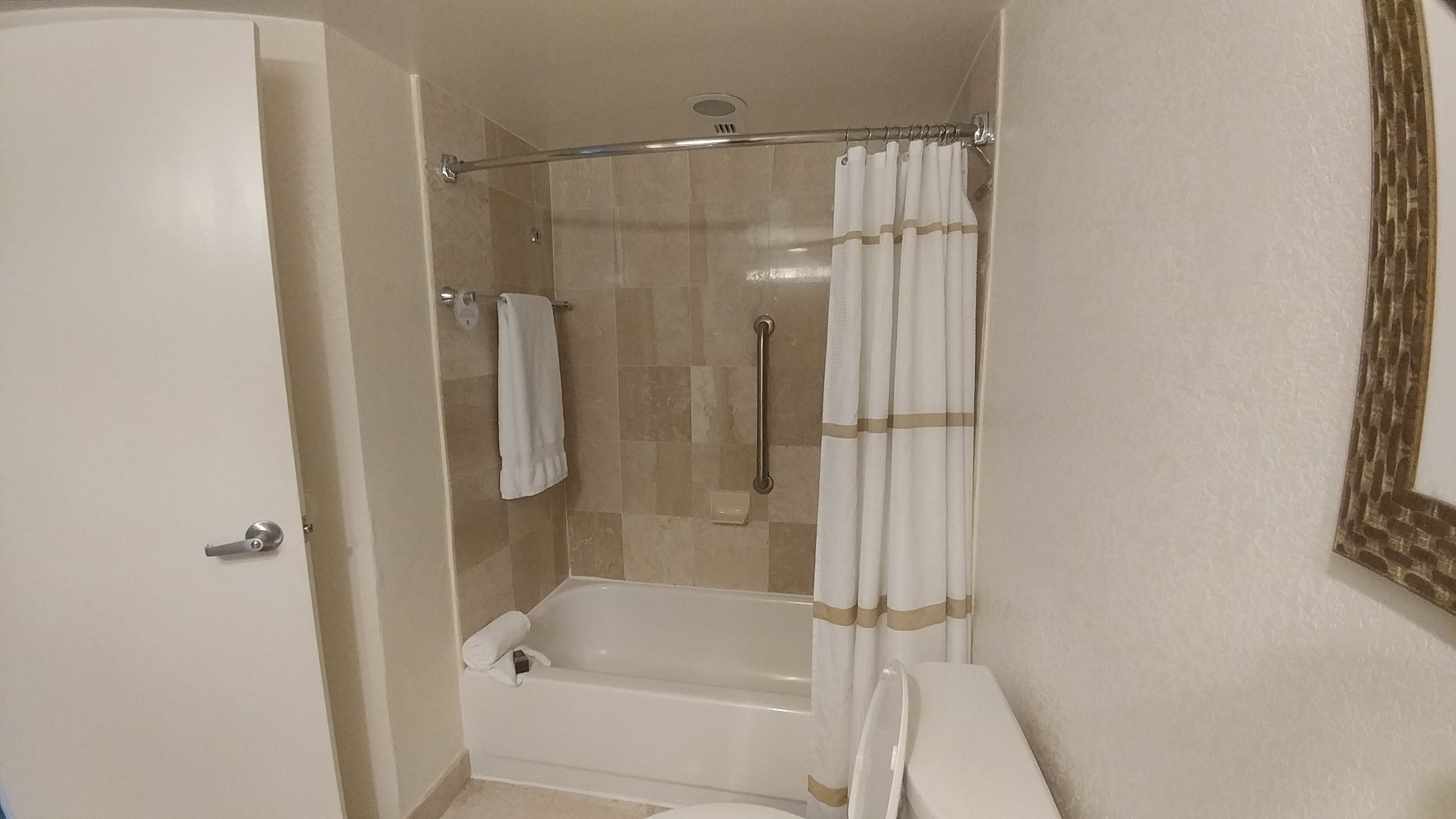 Review: Marriott Beach Resort Grand Cayman King Room Garden View