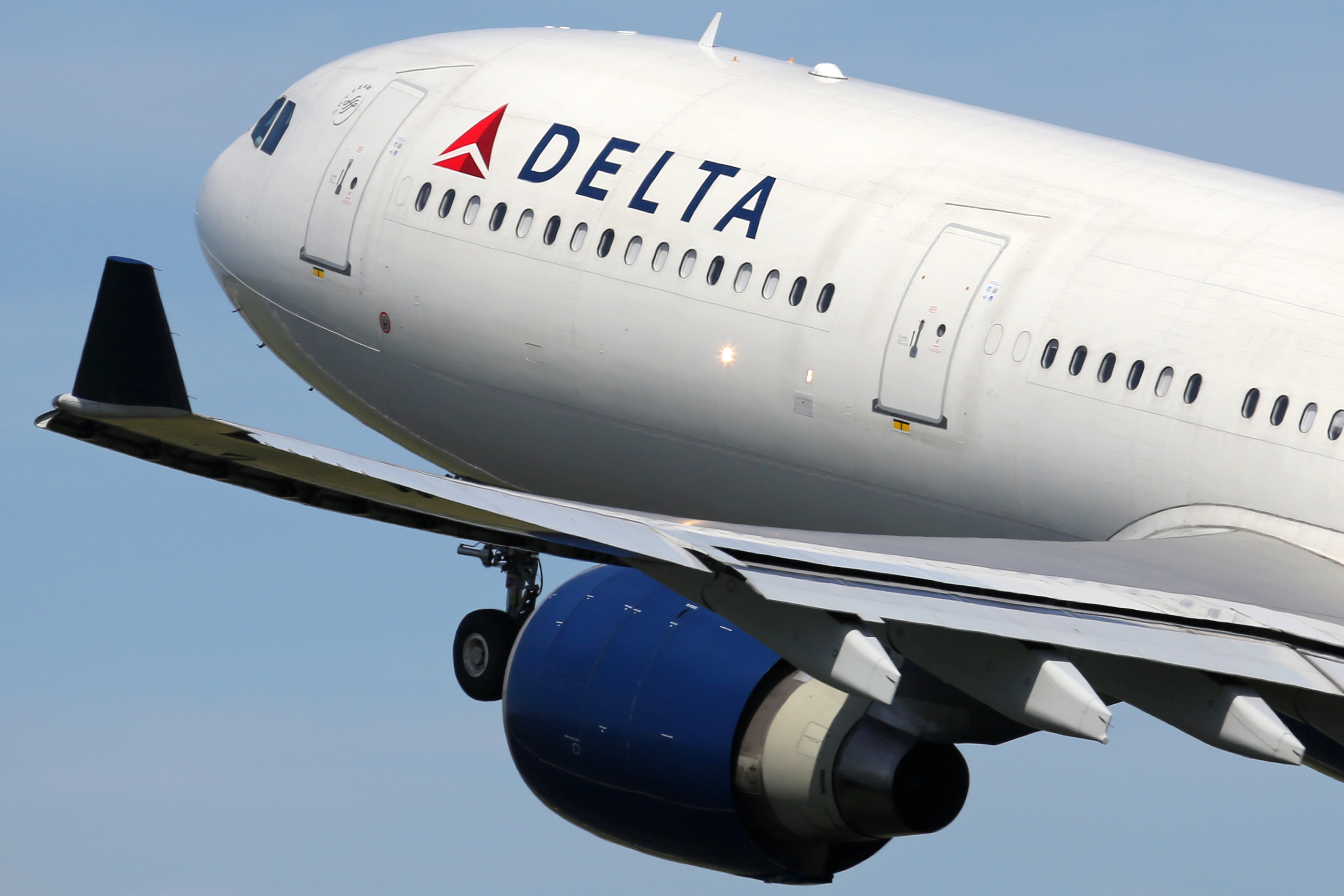 Delta Rollover MQM Now Posting - Convert to MQD and/or SkyMiles - Eye of the Flyer