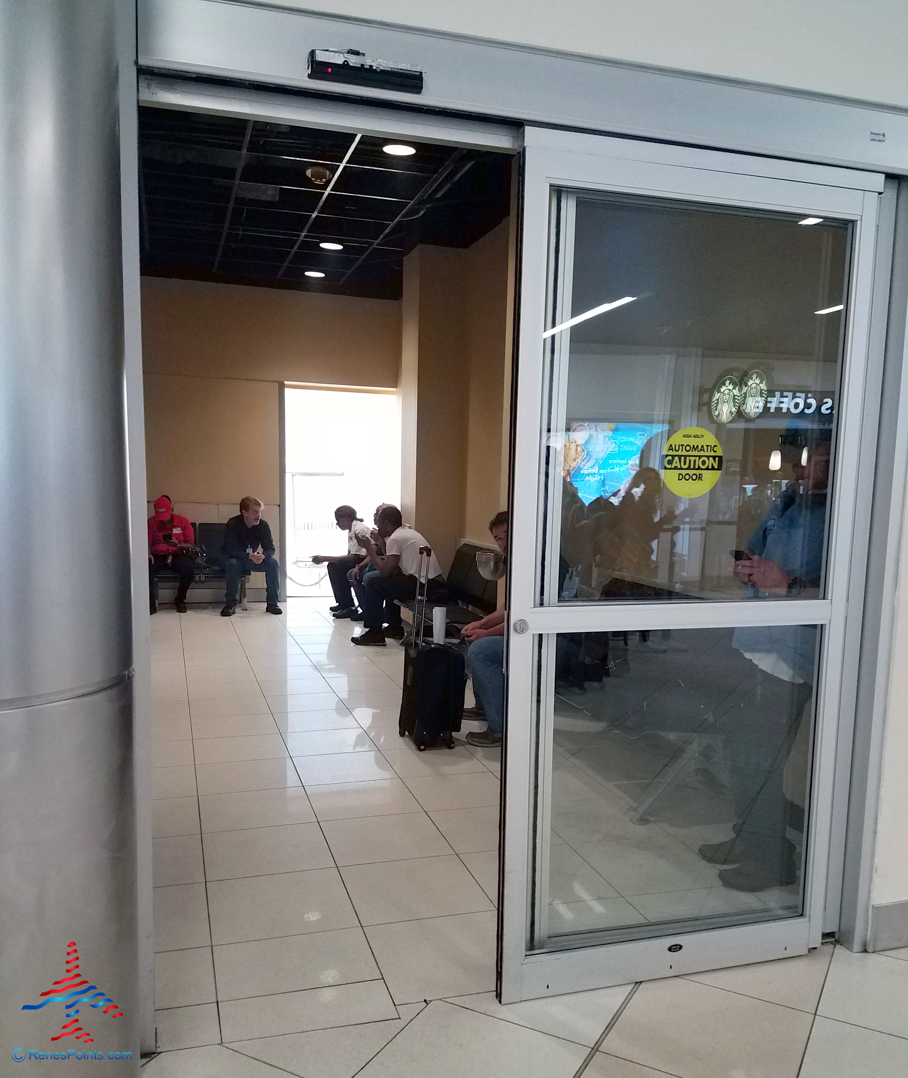 Smoking Rooms in Atlanta ATL Airport soon to close for good (4 