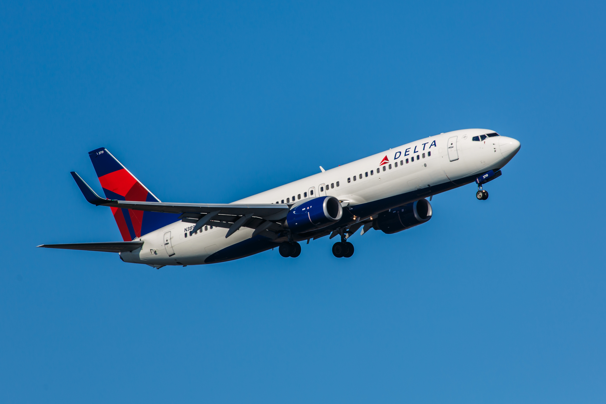 Face Coverings Now Optional for Delta Employees and Passengers!