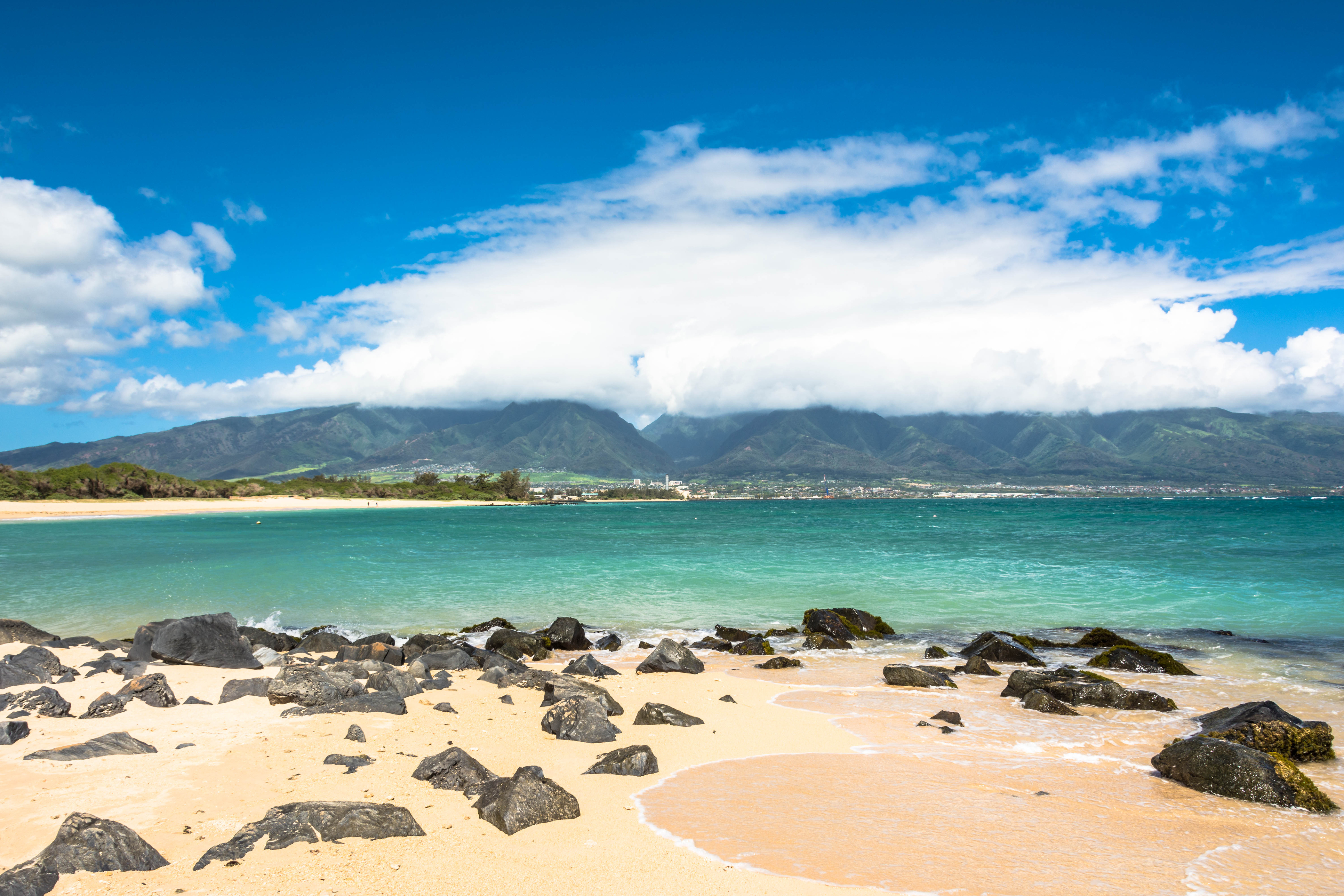 View of the sand beach of Kahului in Maui, Hawaii