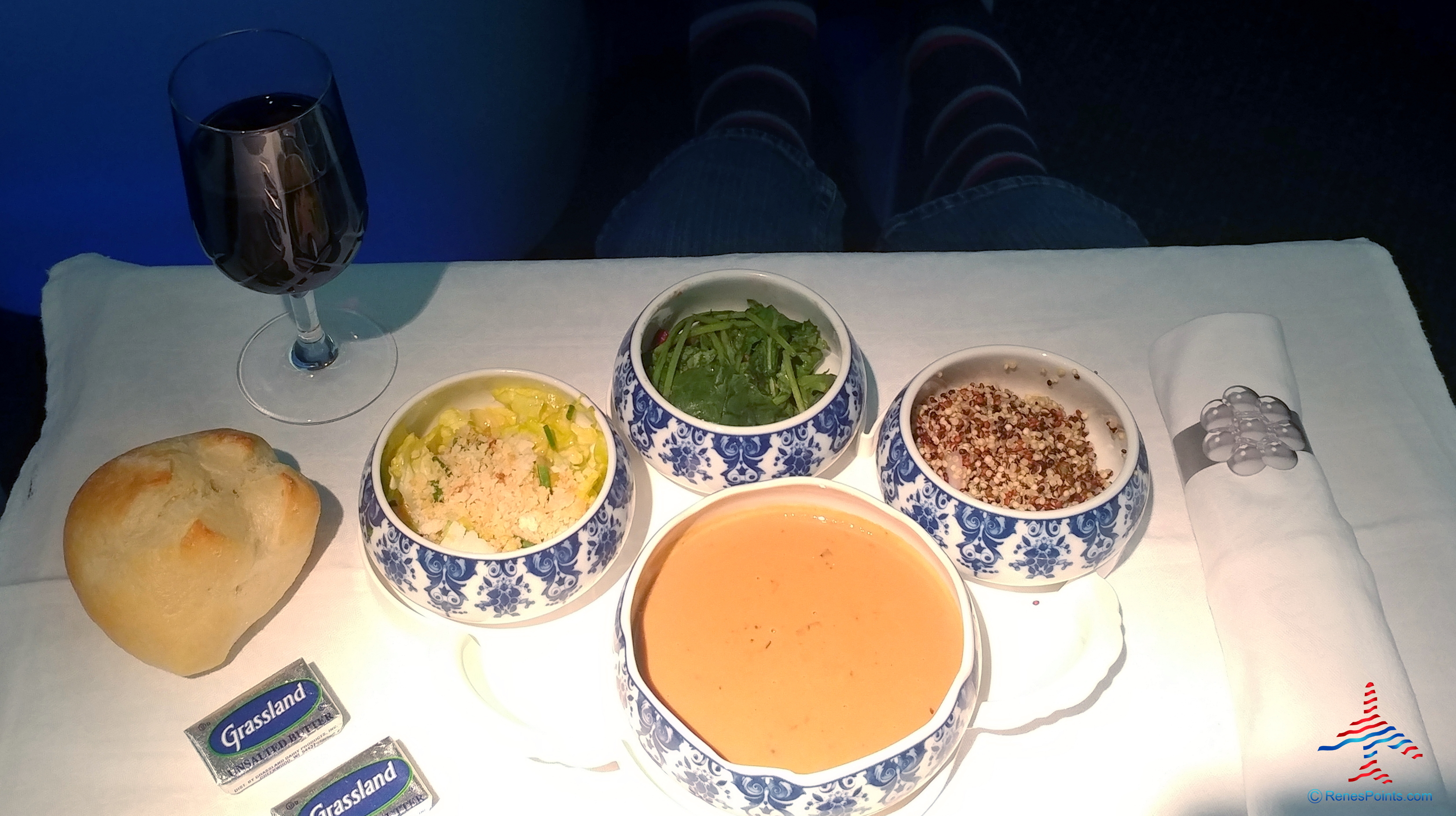 Review: KLM 777 Business Class Full Flat Seat! Dinner and Breakfast During a Trip from Atlanta to Amsterdam