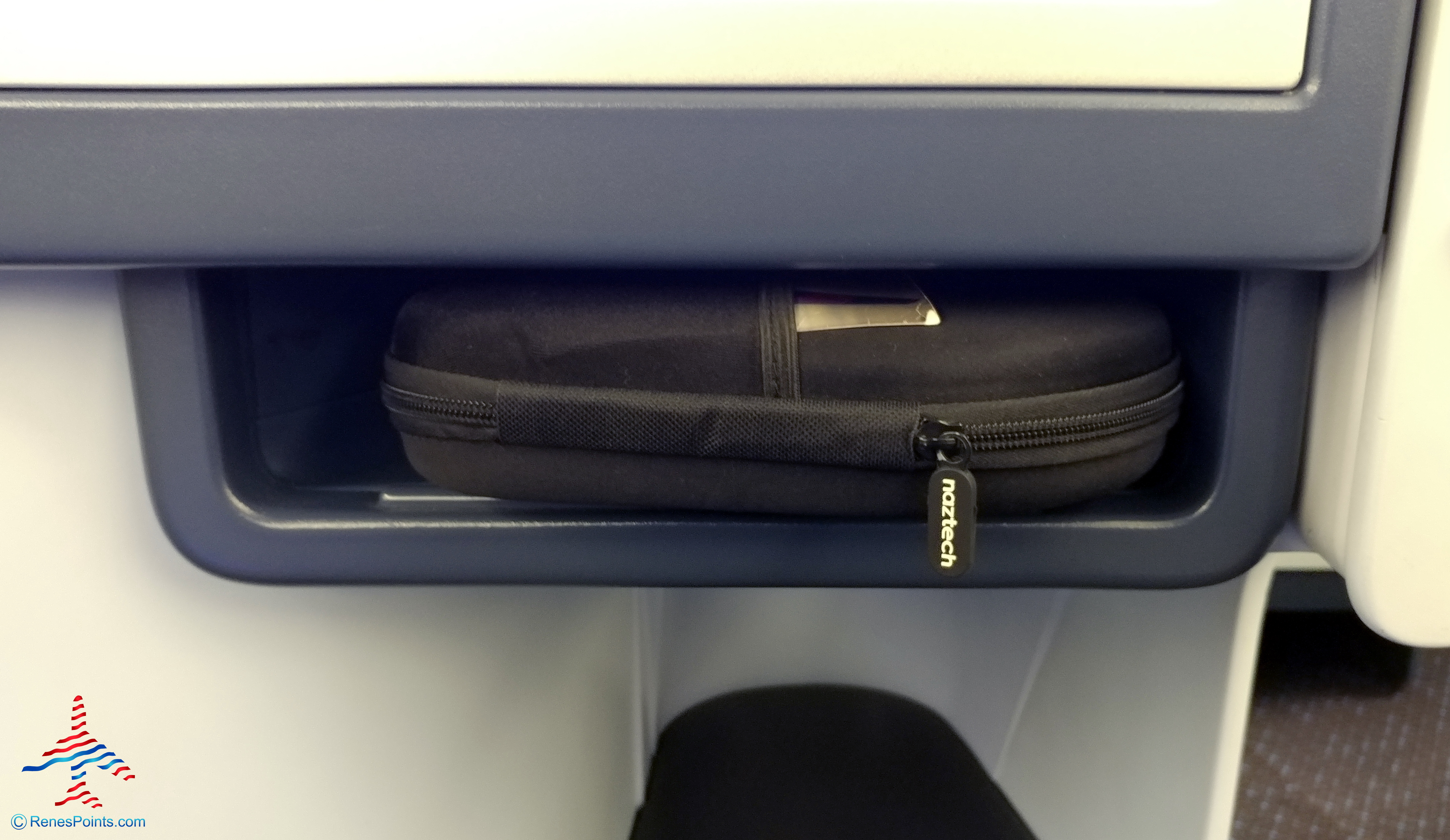 Review: KLM 777 Business Class Full Flat Seat! Dinner and Breakfast During a Trip from Atlanta to Amsterdam