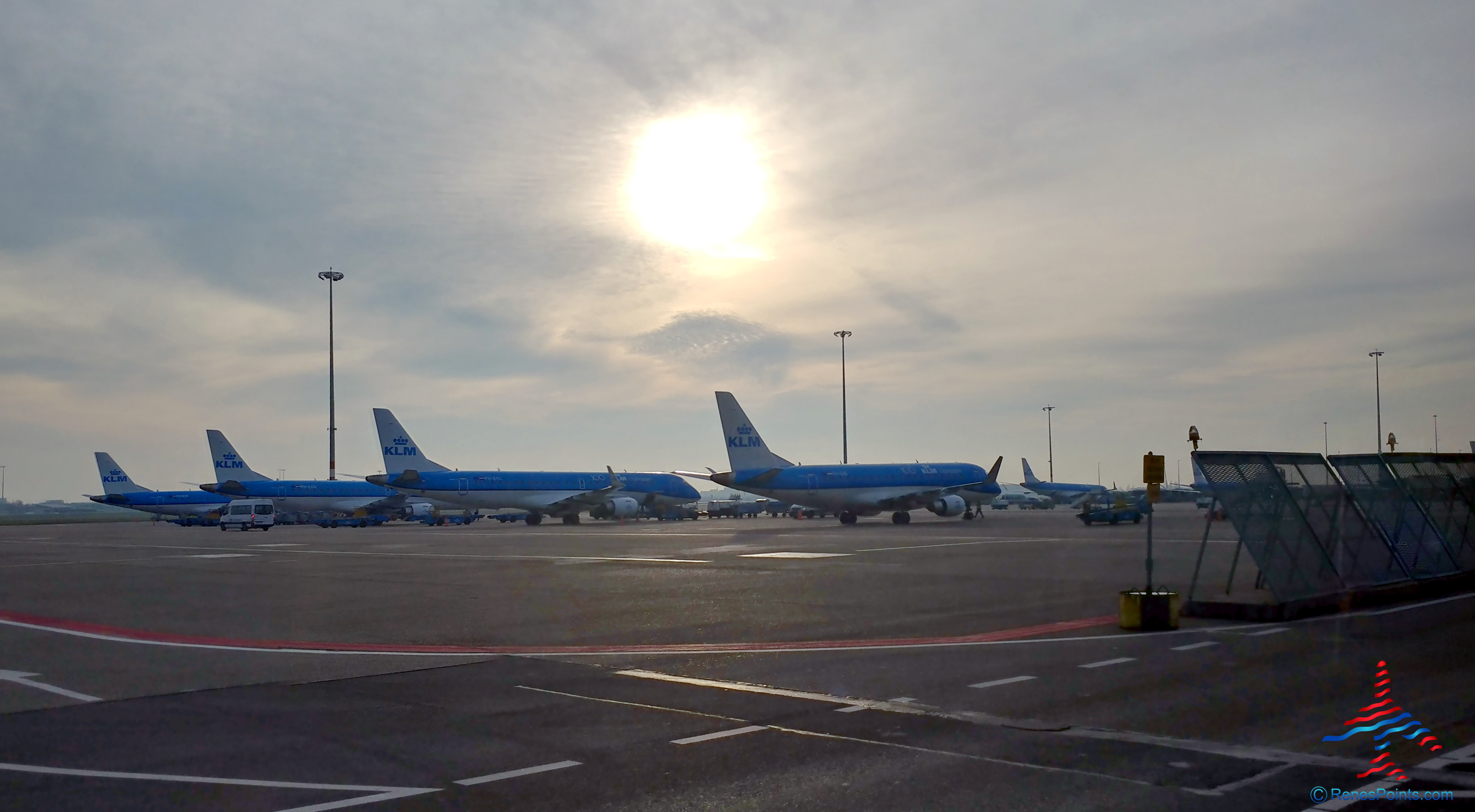 30 Minute KLM / SkyTeam City Hopper Business Class Flight – Lunch is Served? Just Amazing!