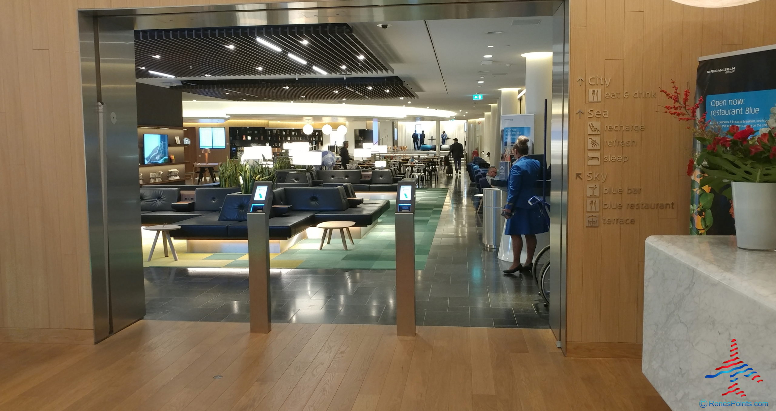 Tour: KLM Amsterdam AMS New #52 Crown Lounge (Between Concourse E & F)