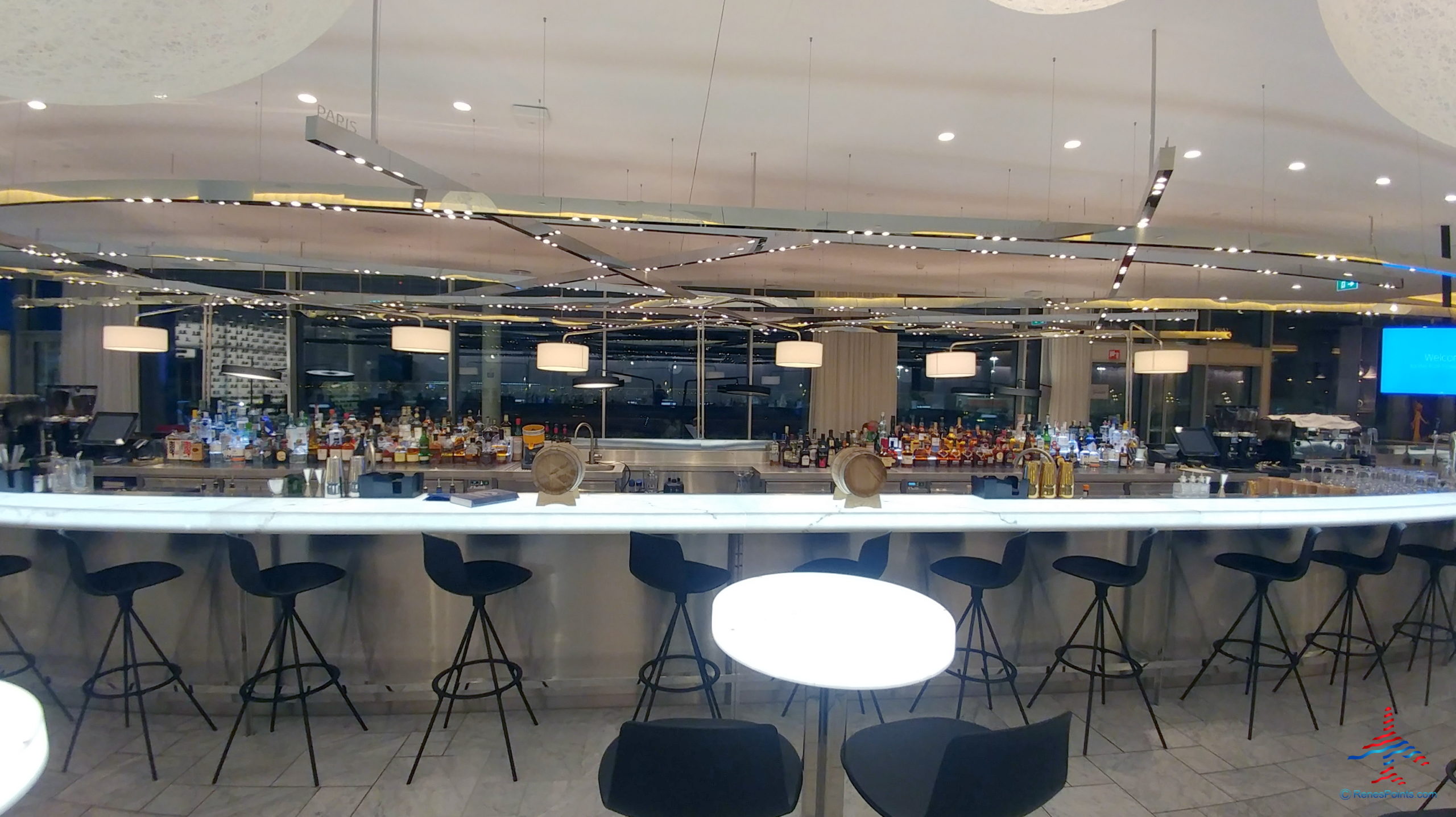 Tour: KLM Amsterdam AMS New #52 Crown Lounge (Between Concourse E & F)