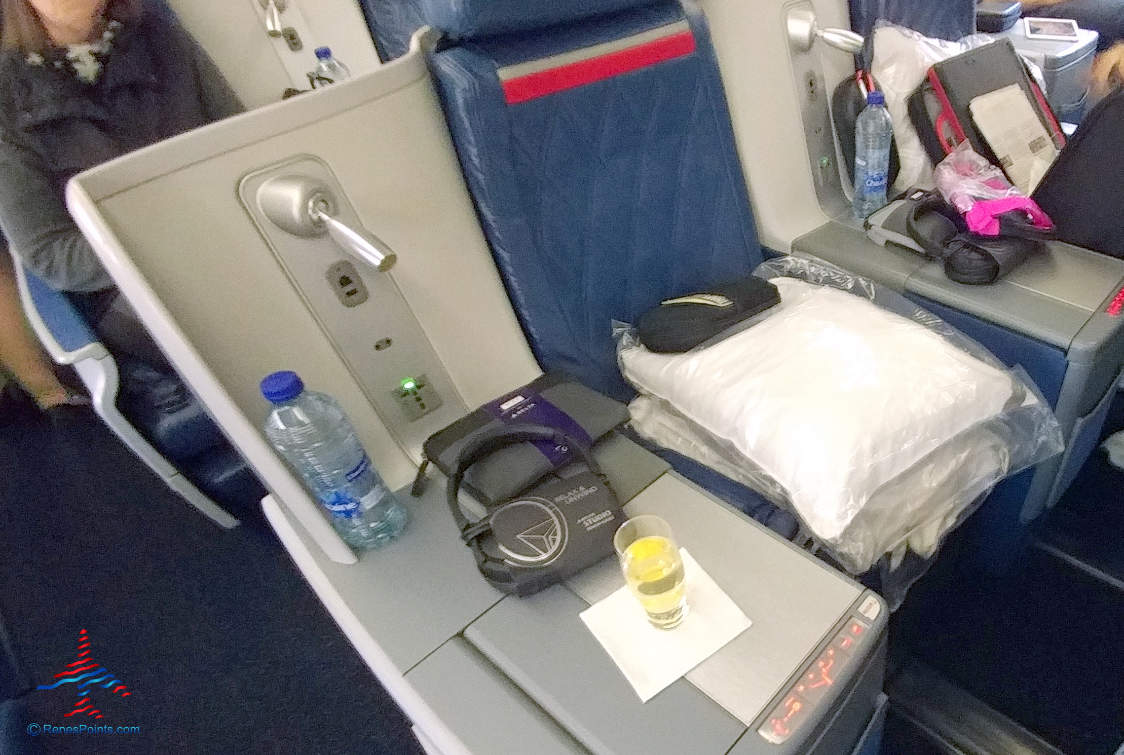 Review: Delta One Business Class Brussels to New York 767-300ER (Pre-COVID flight).