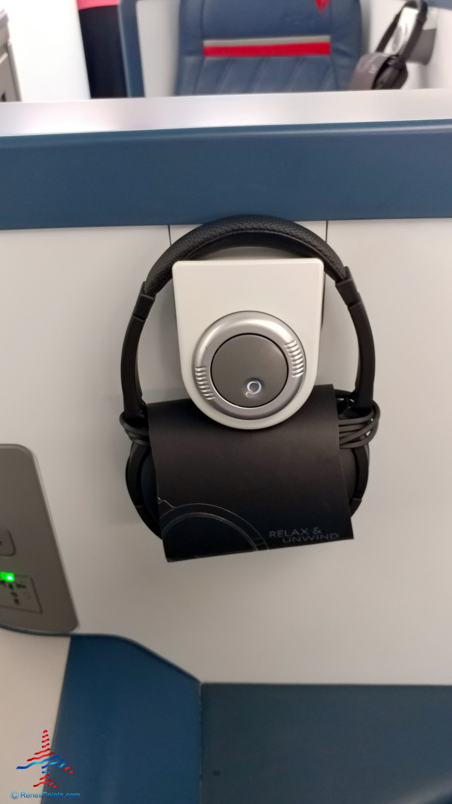 Review: A330 Delta One Business Class Minneapolis to Honolulu Hawaii Experience 2020