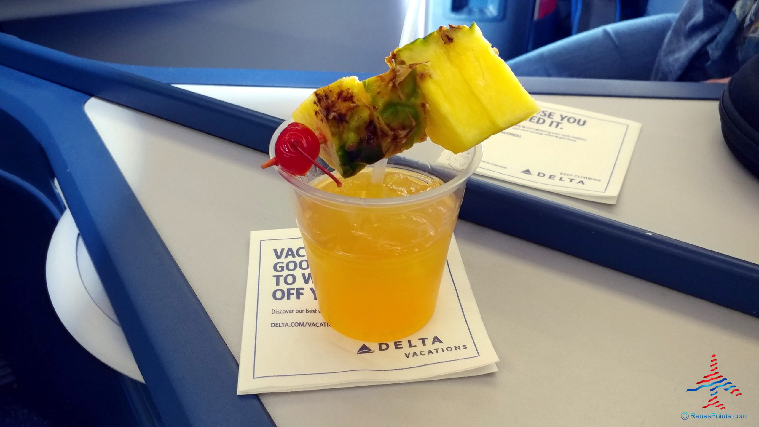 Review: A330 Delta One Business Class Minneapolis to Honolulu Hawaii Experience 2020