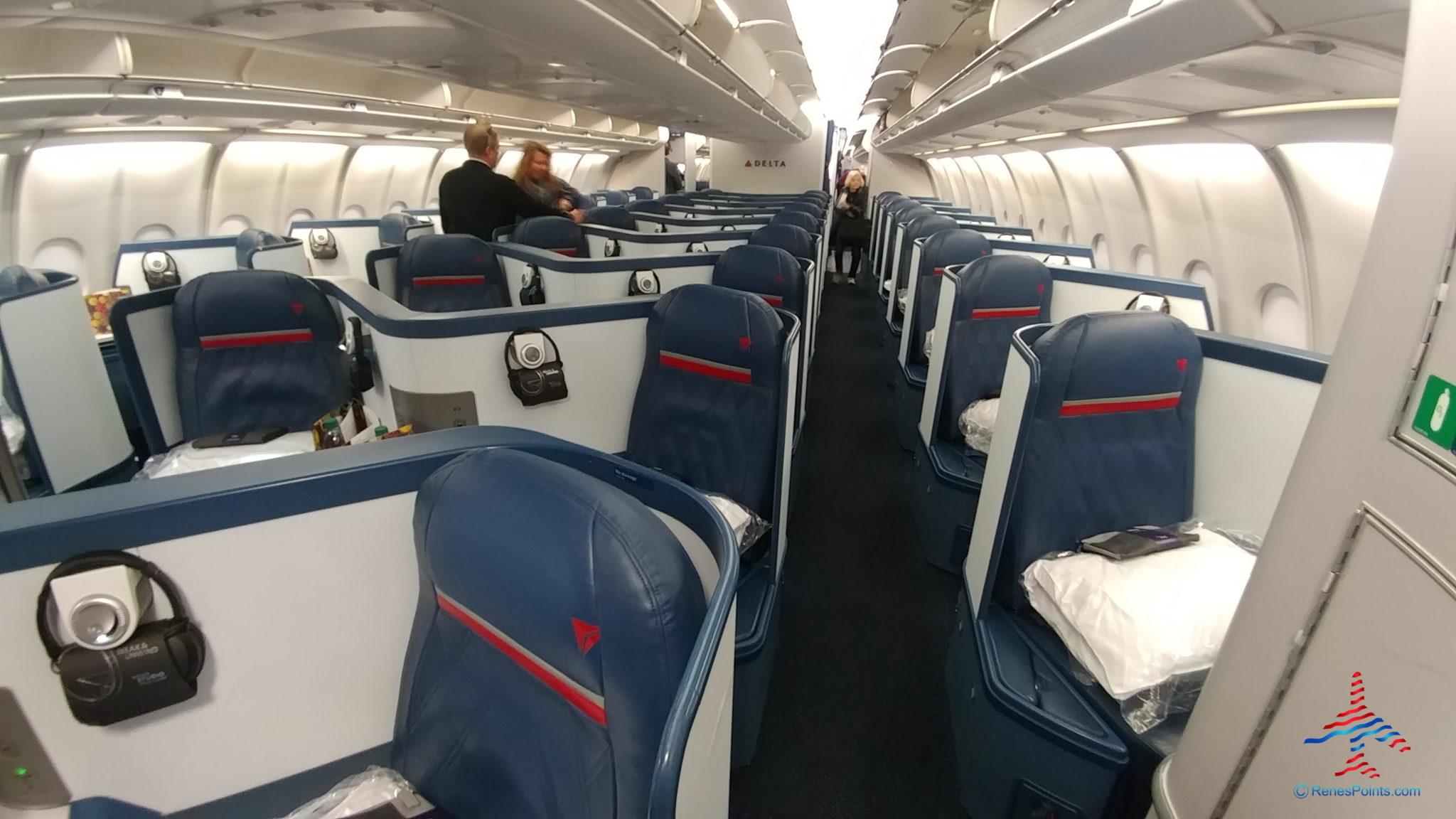 Review A330 Delta One Business Class Minneapolis to Honolulu Hawaii