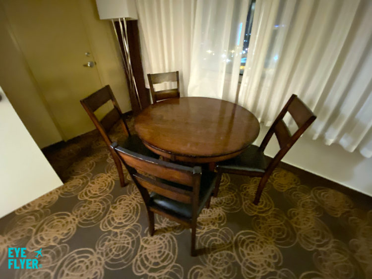 Holiday Inn Sioux Falls-City Centre suite living room dining table