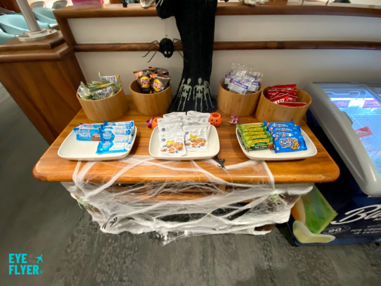Snacks at the Delta Sky Club Honolulu airport lounge.