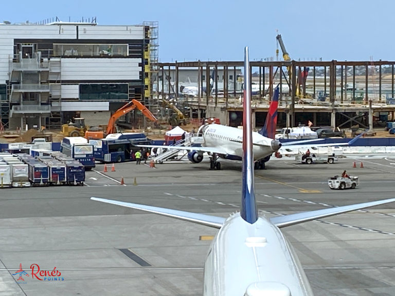 Delta Flights LAX Boarding Airstairs 768x576 