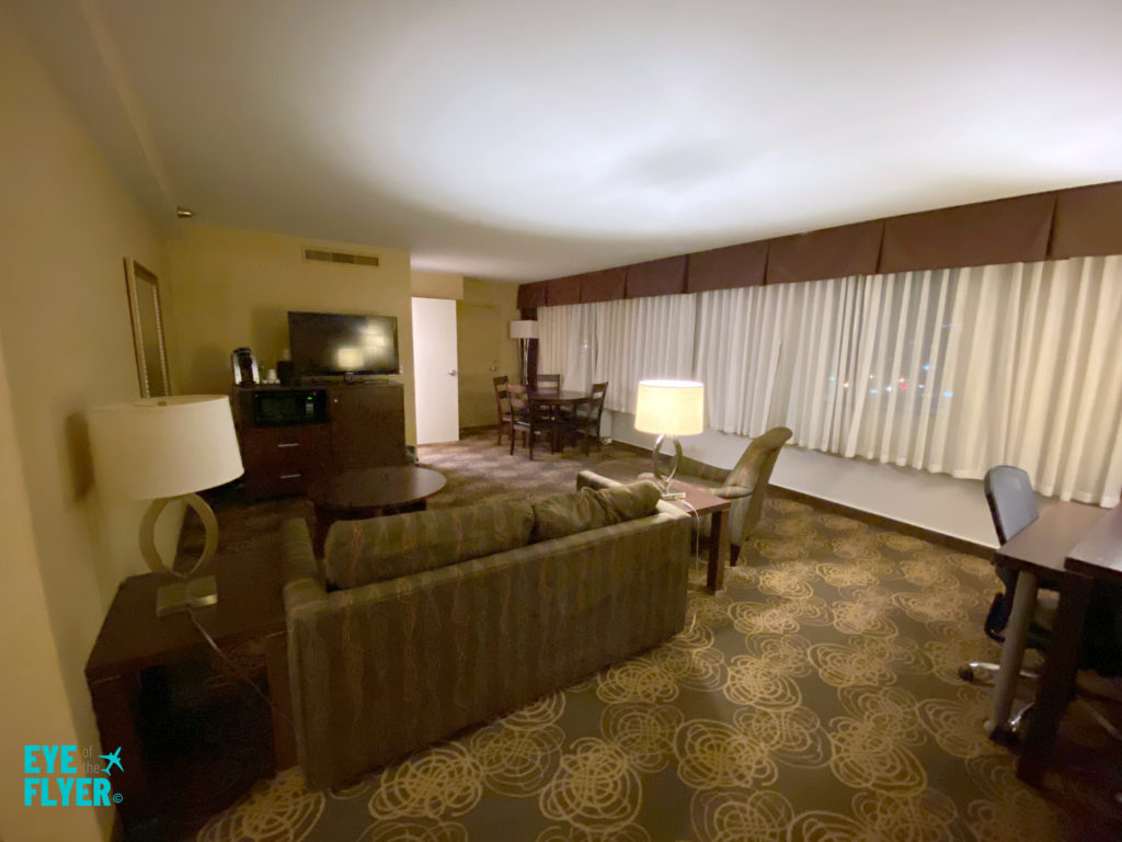 Holiday Inn Sioux Falls-City Centre suite living room