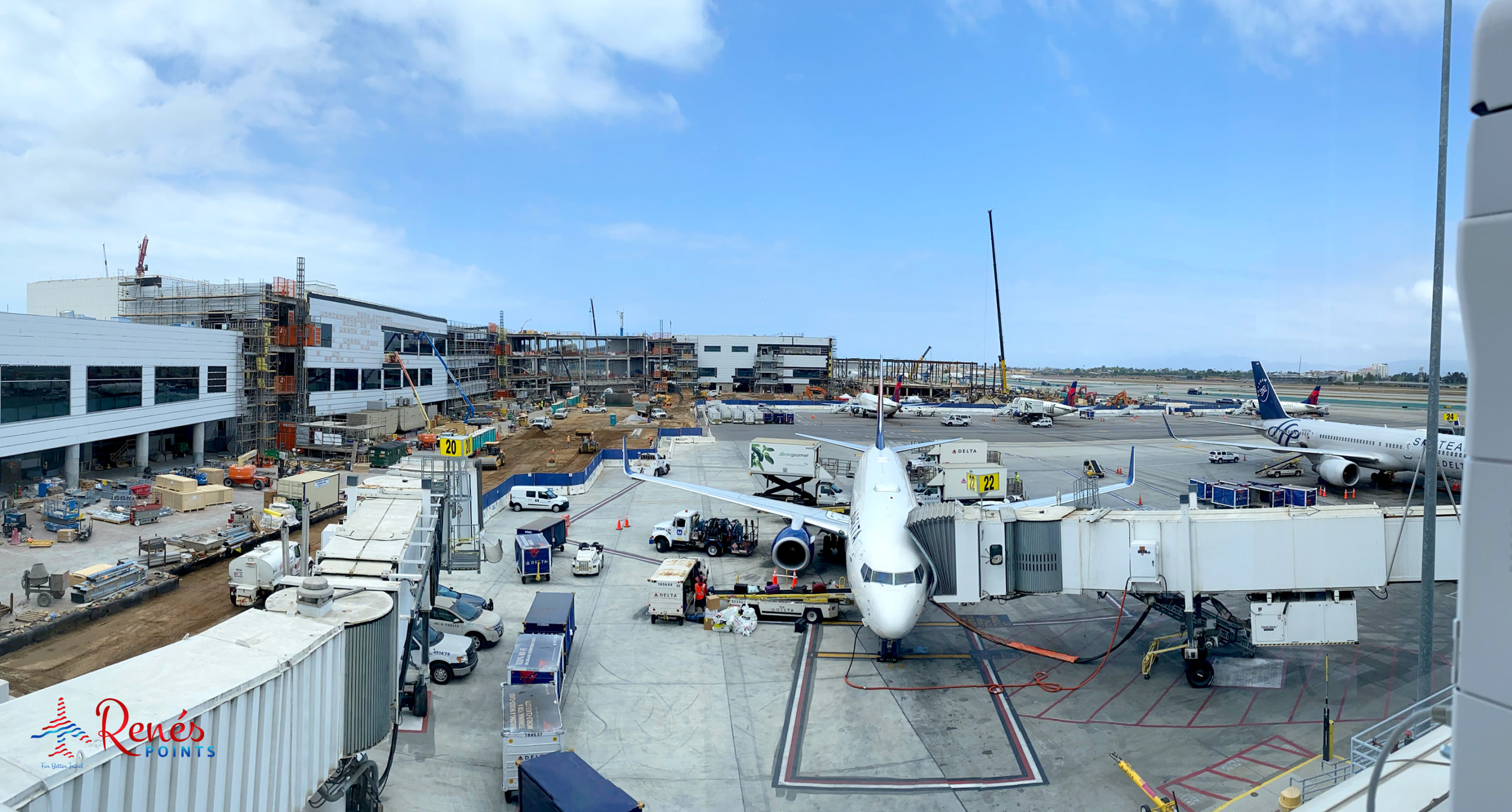 Lax Construction Delta Sky Club T2 Panoramic View Eye Of The Flyer 4706