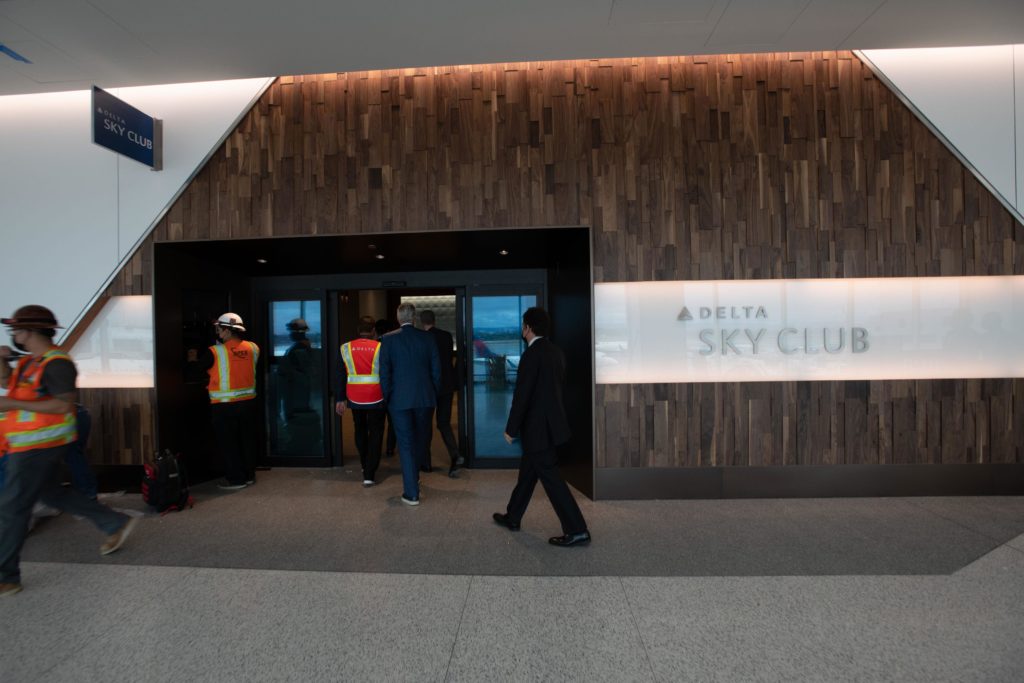 Entrance to the new Delta Sky Club at LAX (© Delta)