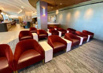 Delta Sky Club T3 LAX (©Chris Carley for EyeOfTheFlyer.com)