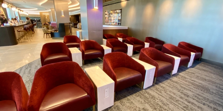 Delta Sky Club T3 LAX (©Chris Carley for EyeOfTheFlyer.com)