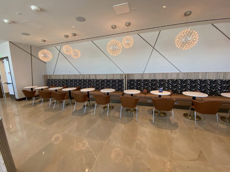 East buffet cafeteria area near the bar (©Chris Carley for EyeOfTheFlyer.com)