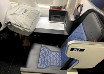 Seat 3D in Delta One on a Delta Air Lines 767-400 aircraft.