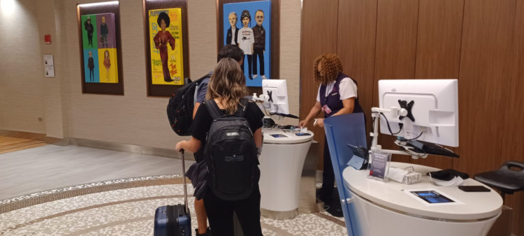 Review – Detroit DTW New Delta Satellite “Mini” Skyclub A Concourse