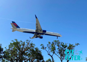 A Delta Air Lines Boeing 757-300, tail number N588NW, is on final approach to Los Angeles International Airport (LAX). © Christopher T. Carley for Eye of the Flyer.